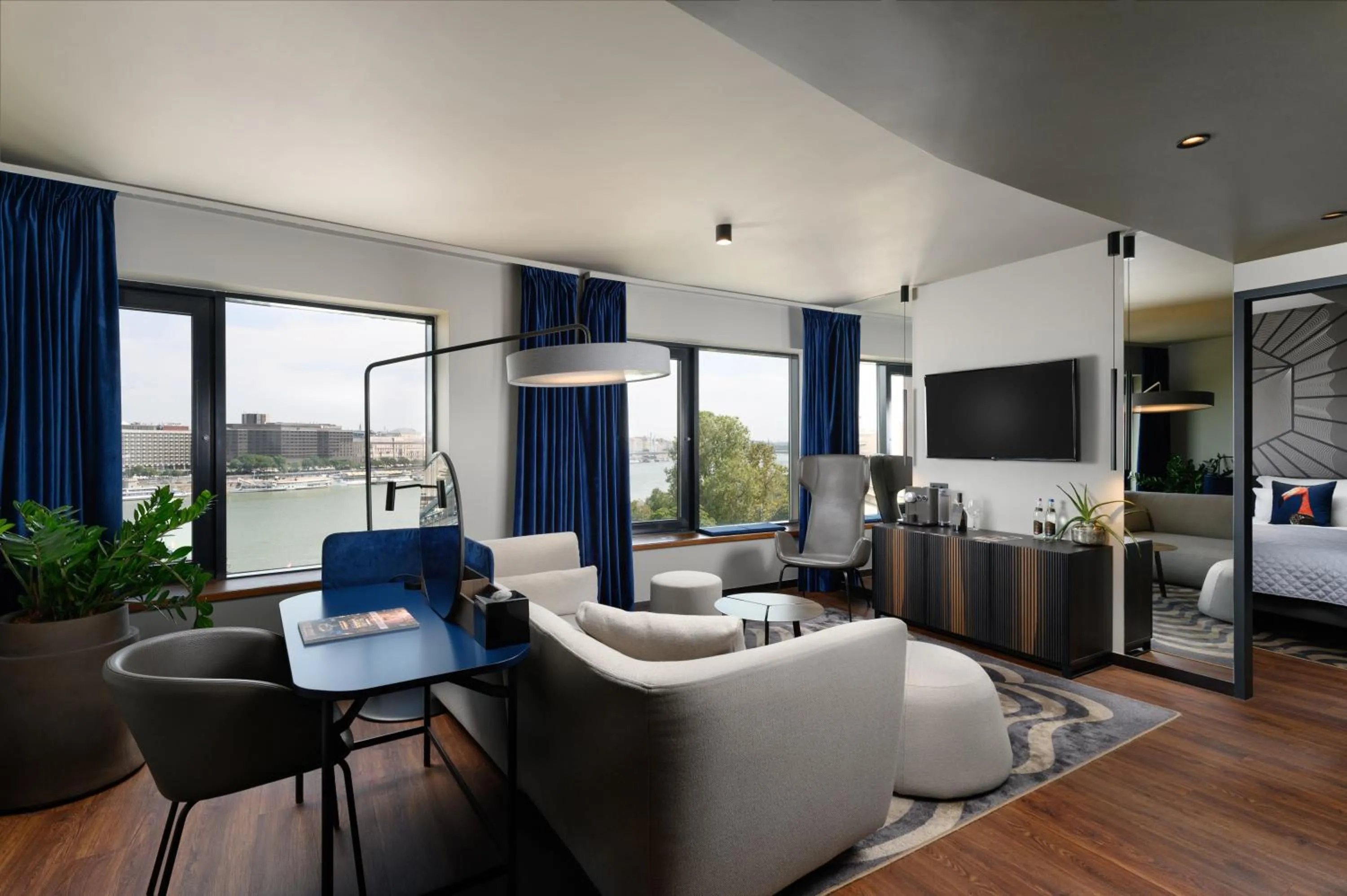 TV and multimedia in Hotel Clark Budapest - Adults Only