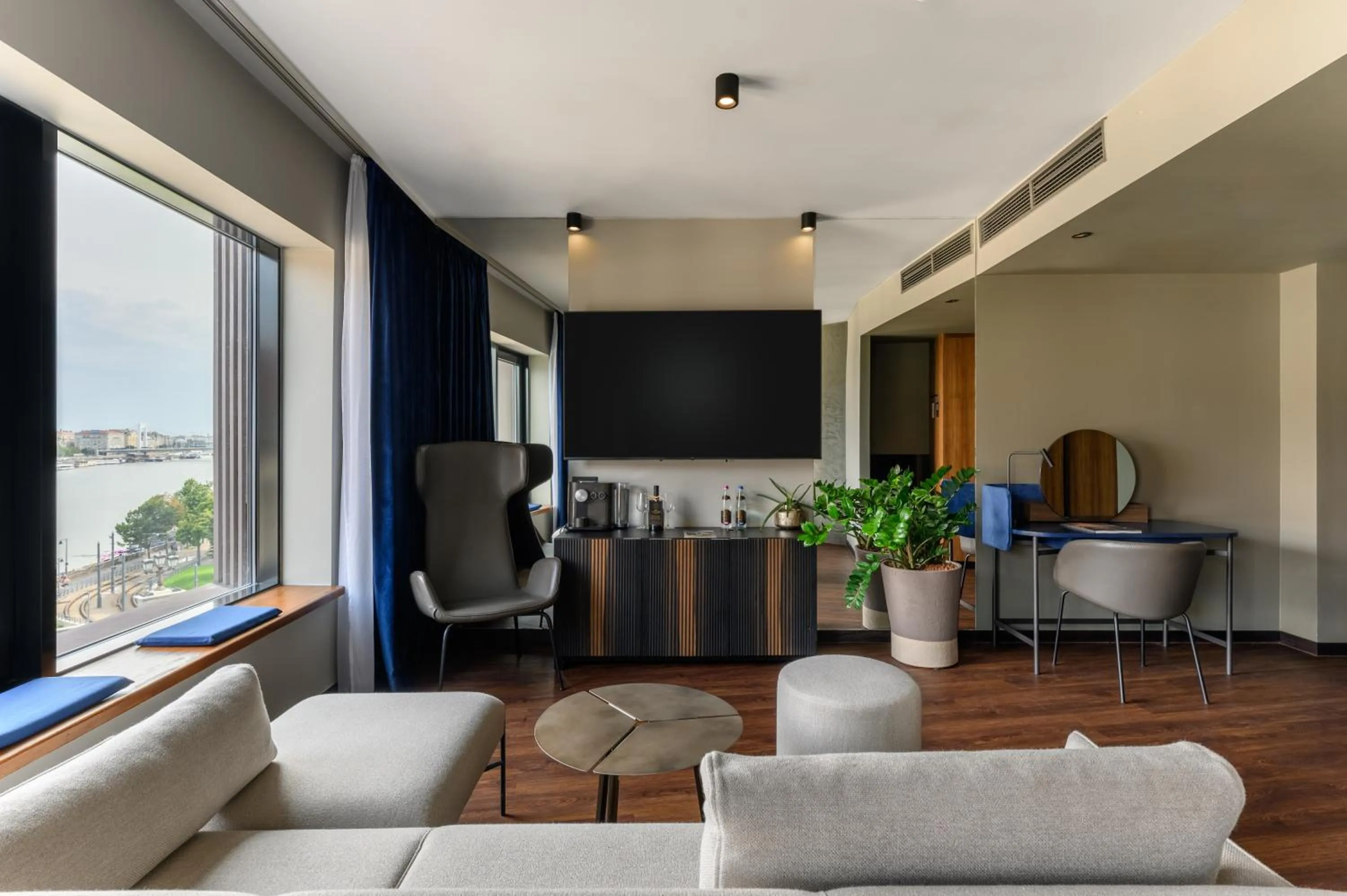 TV and multimedia in Hotel Clark Budapest - Adults Only