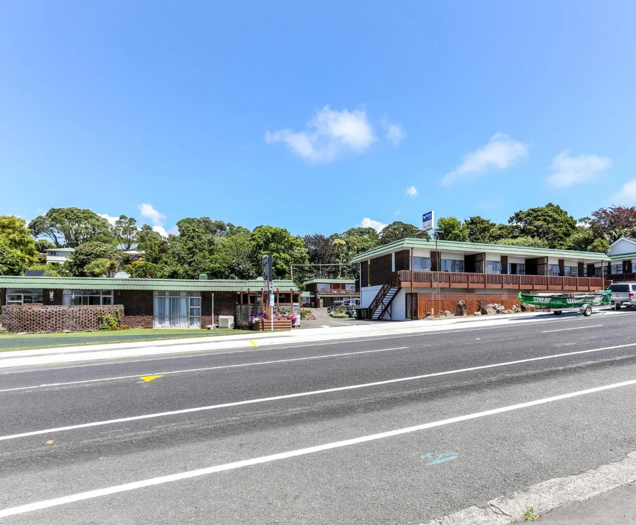 Property building in Flamingo Motel