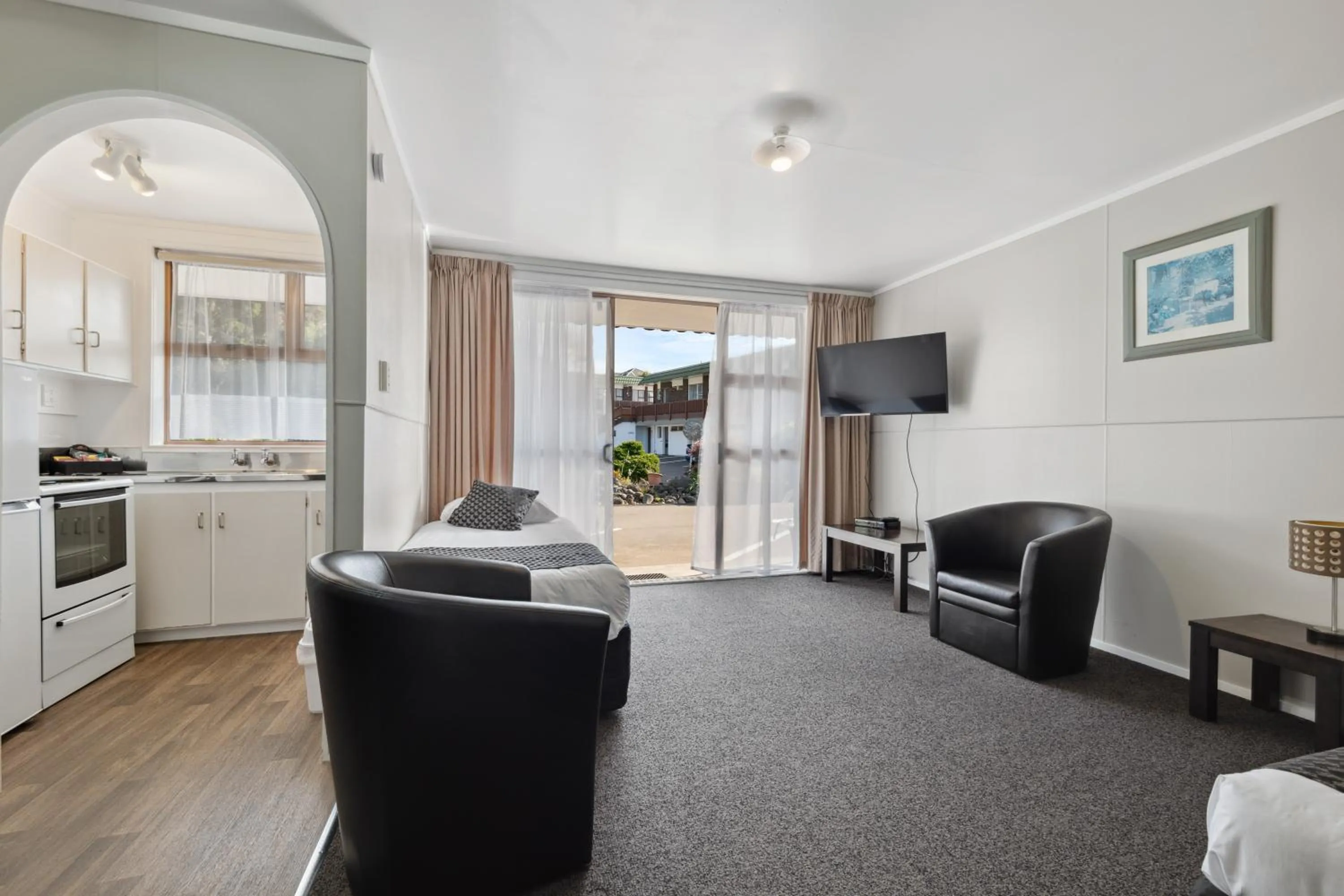 Facade/entrance in Flamingo Motel