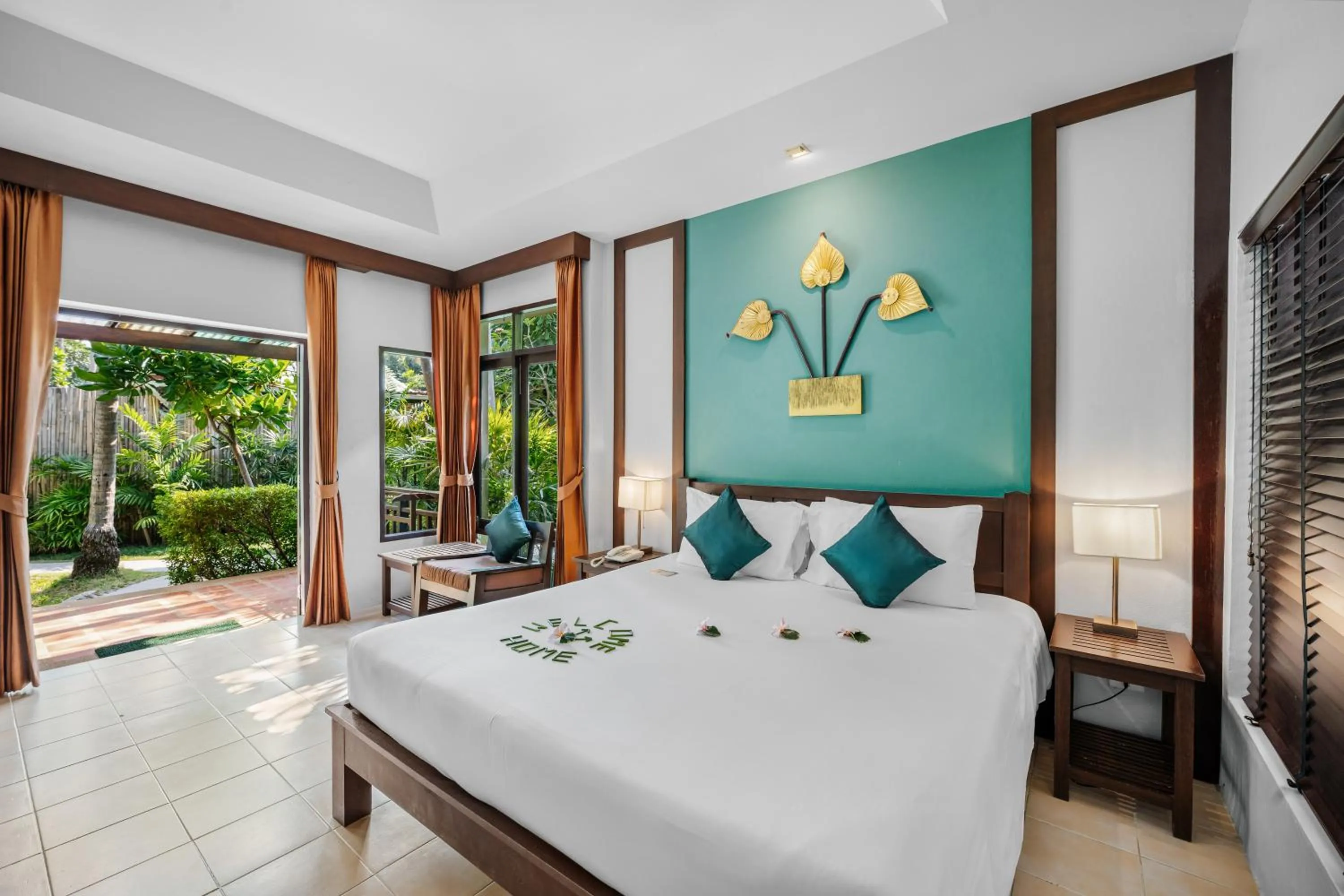 Bed in Baan Chaweng Beach Resort & Spa - SHA Extra Plus