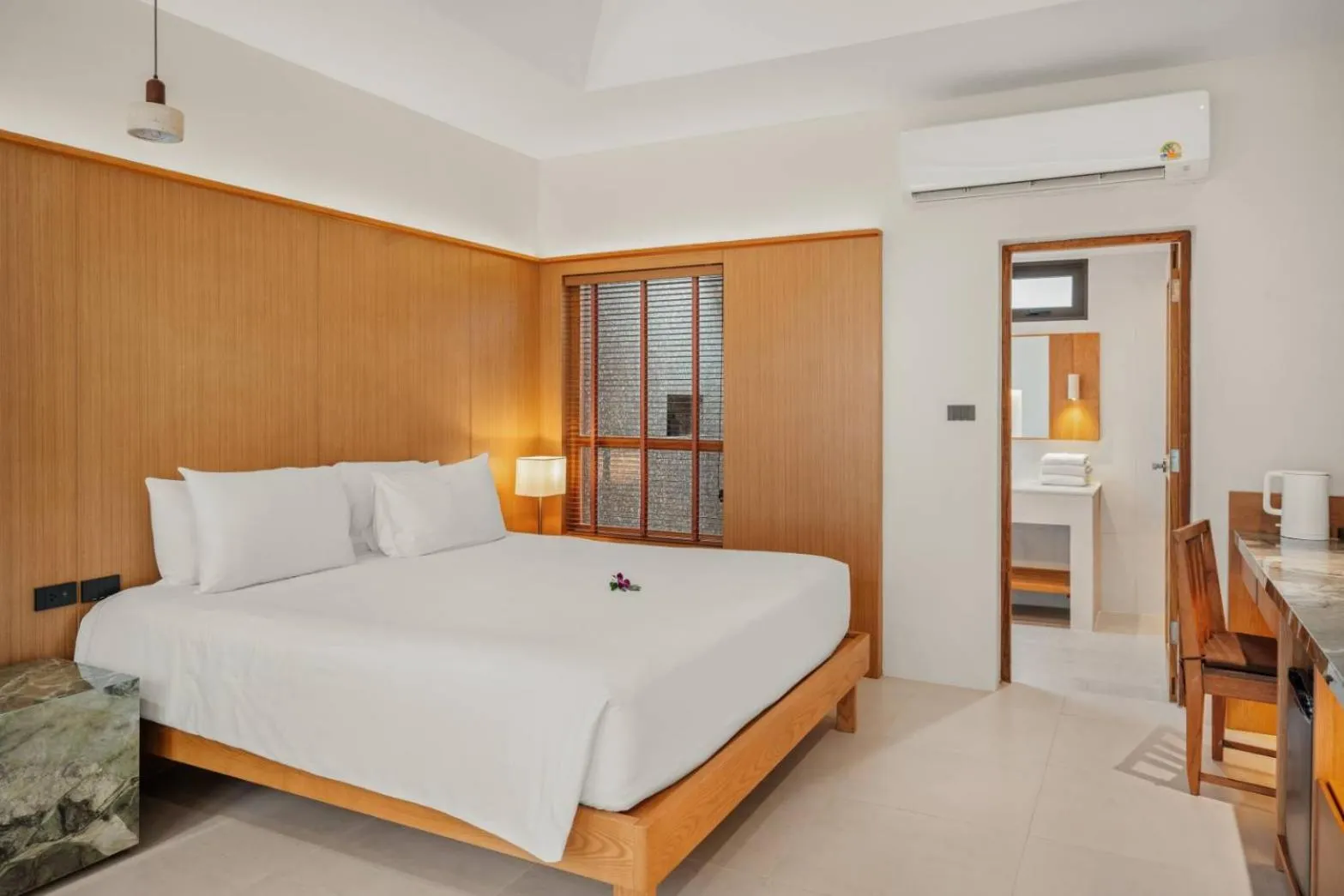 Bed in Baan Chaweng Beach Resort & Spa - SHA Extra Plus