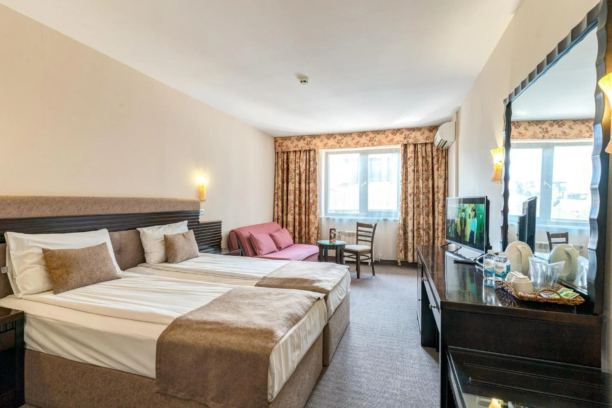 Bedroom, Bed in Hotel Bansko SPA & Holidays - Free Parking