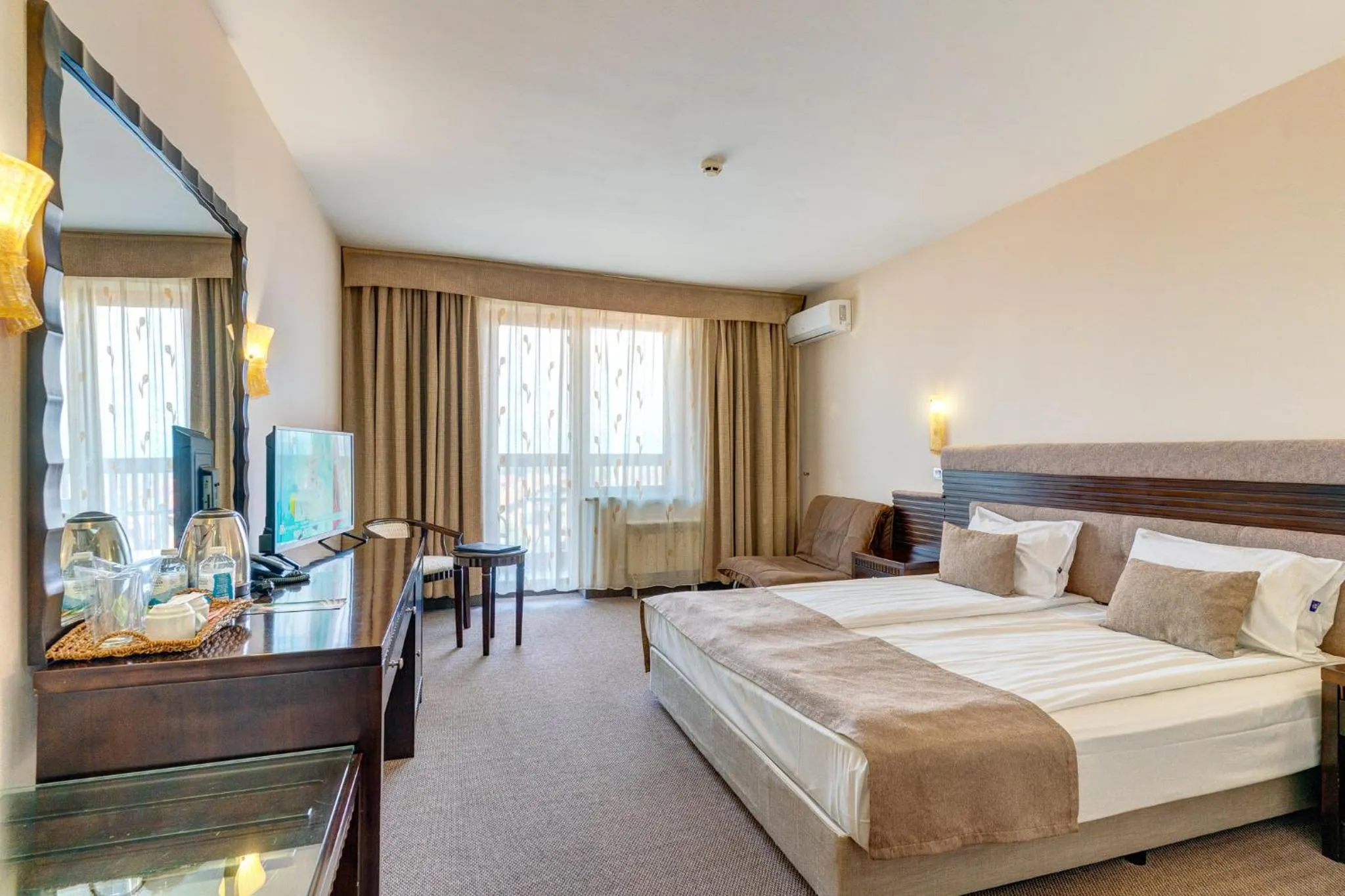 Bedroom, Bed in Hotel Bansko SPA & Holidays - Free Parking