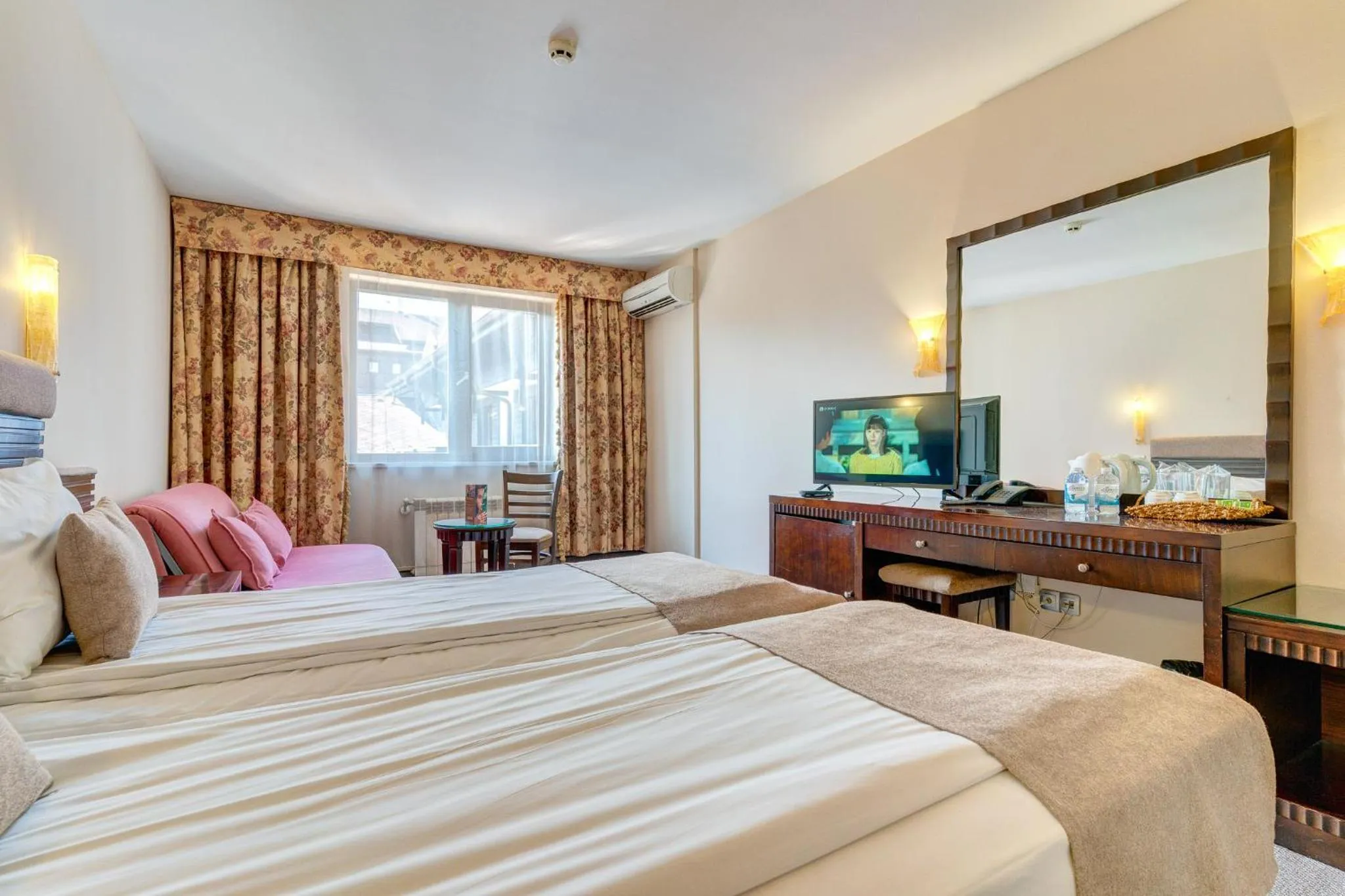 Bedroom, Bed in Hotel Bansko SPA & Holidays - Free Parking