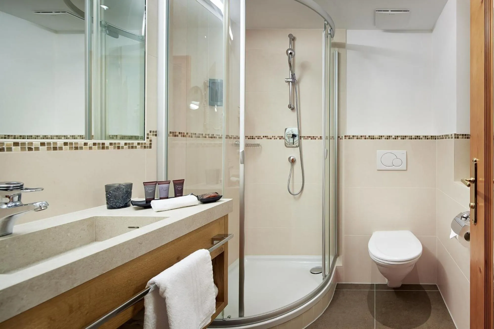 Bathroom in Hotel Gletscherblick