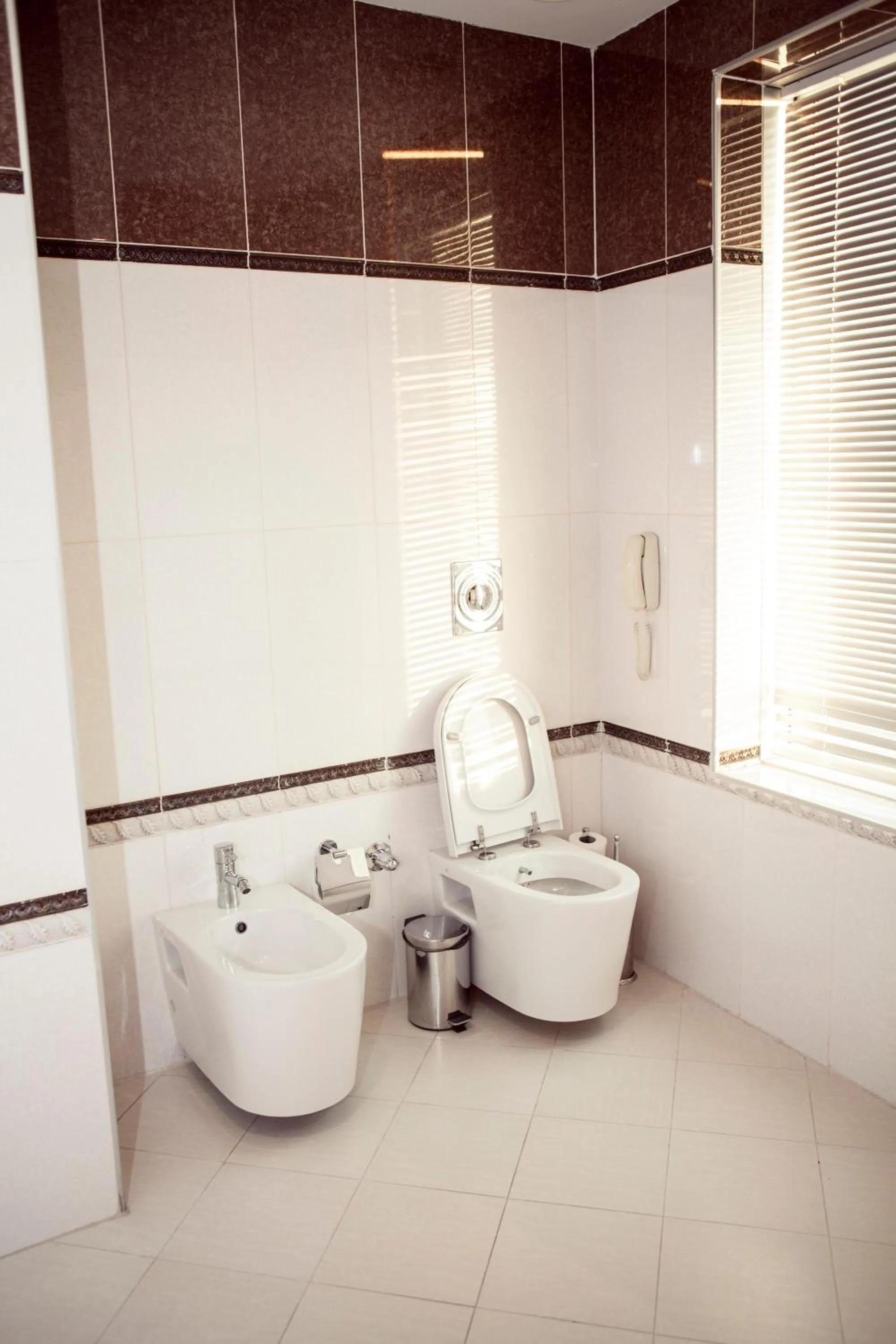 Toilet in Grand Hotel Victory