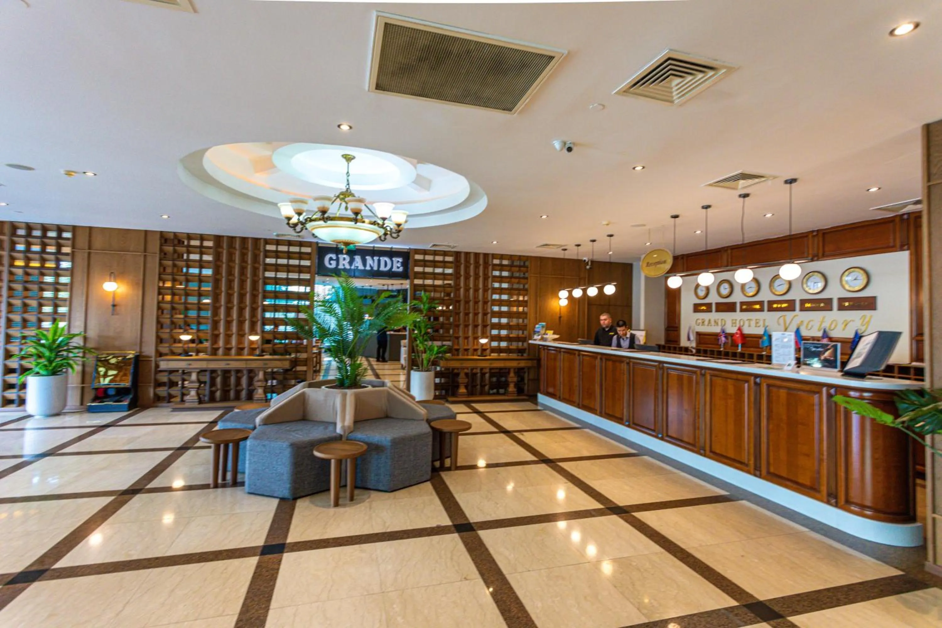 Lobby or reception in Grand Hotel Victory