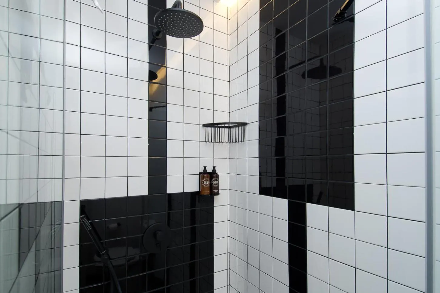 Shower in Amor de Dios 17 Boutique Apartments