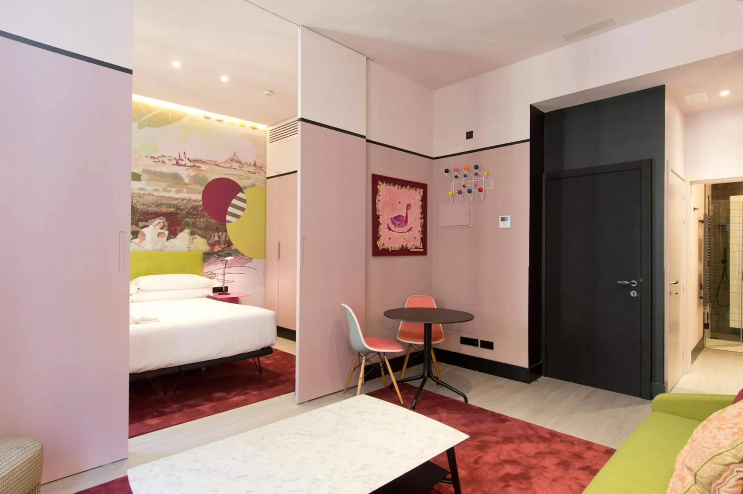 Communal lounge/ TV room, Bed in Amor de Dios 17 Boutique Apartments