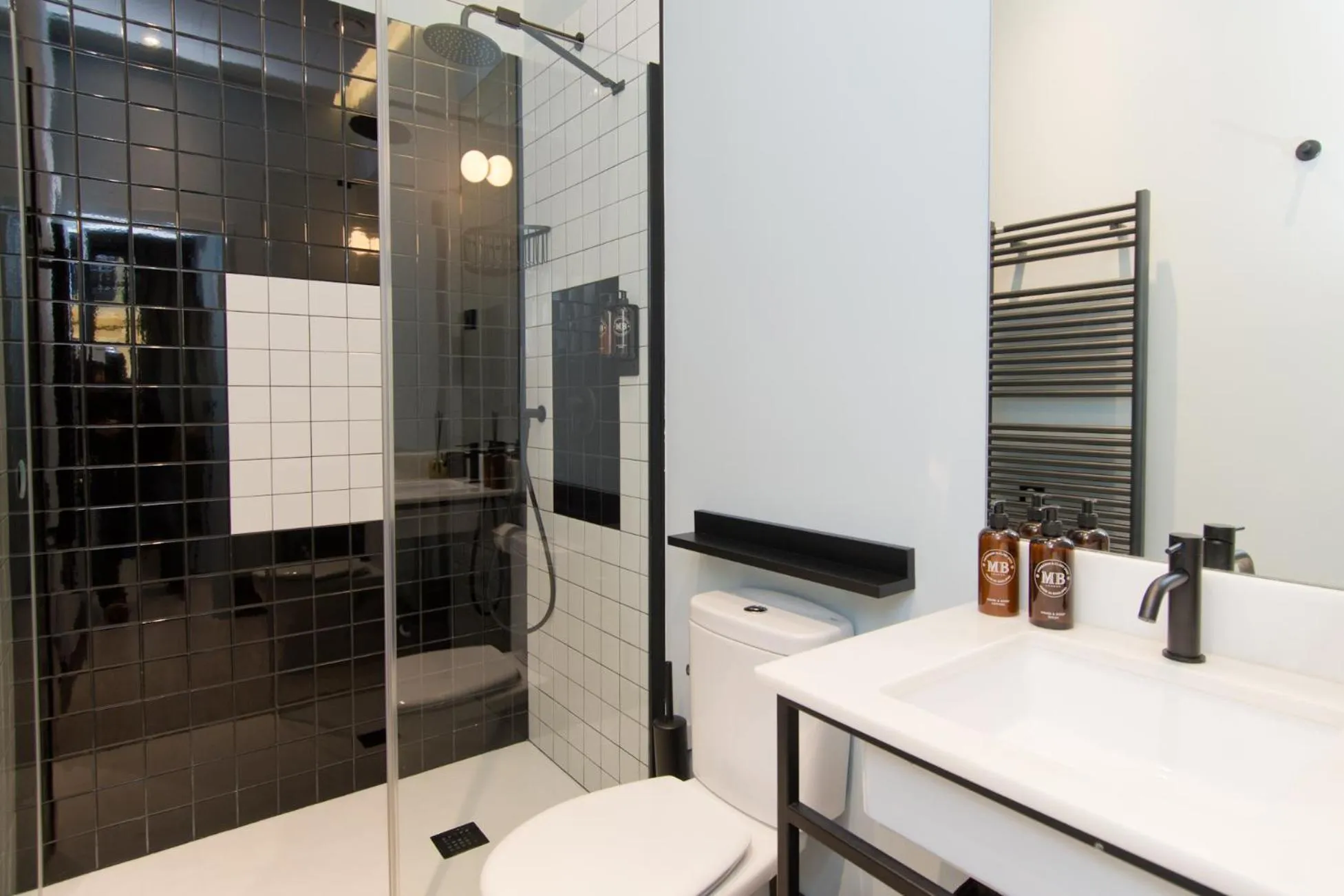 Shower in Amor de Dios 17 Boutique Apartments