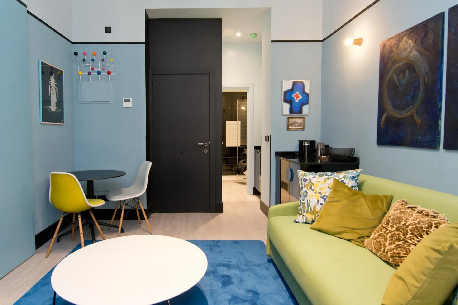 Shower in Amor de Dios 17 Boutique Apartments