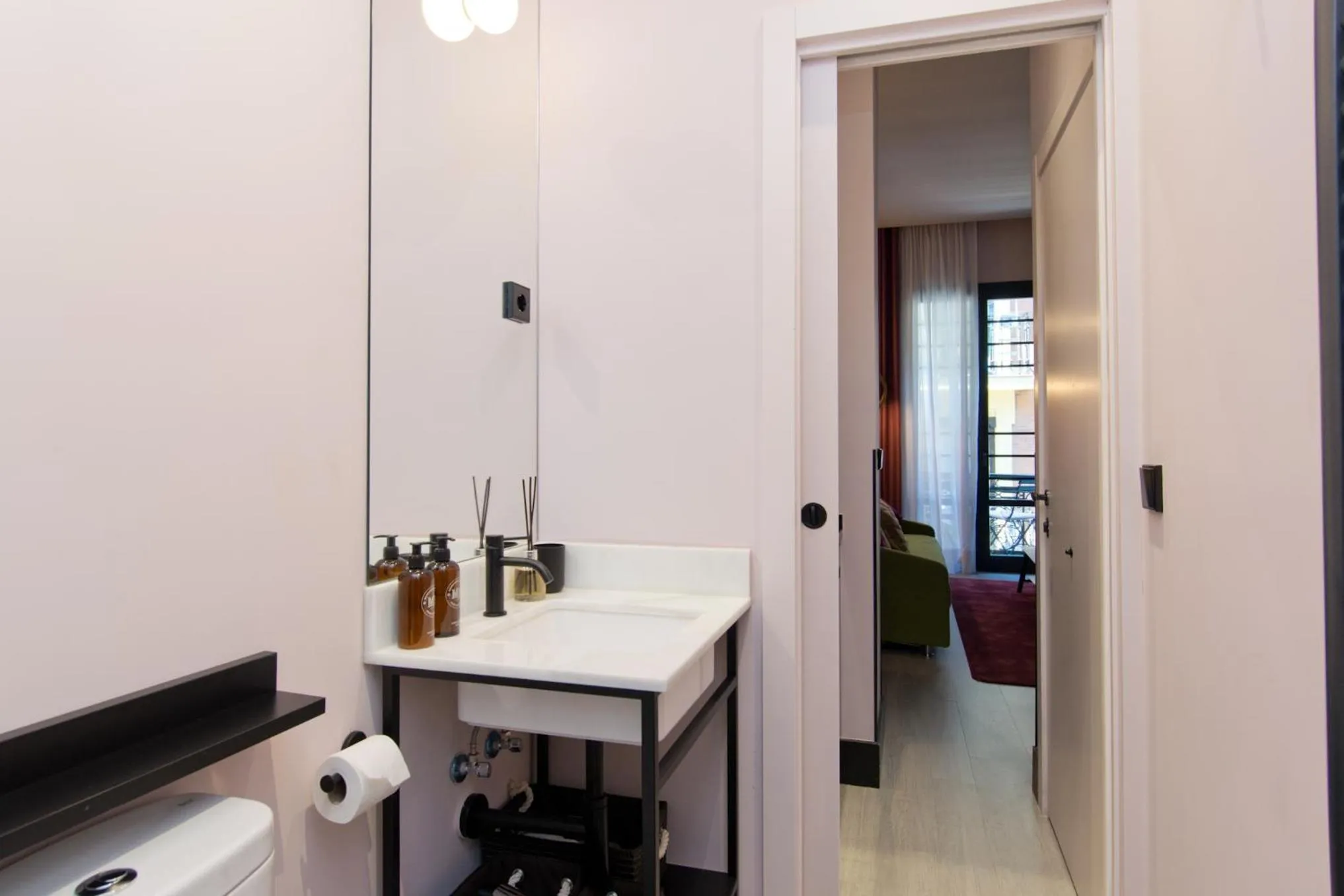 Toilet in Amor de Dios 17 Boutique Apartments