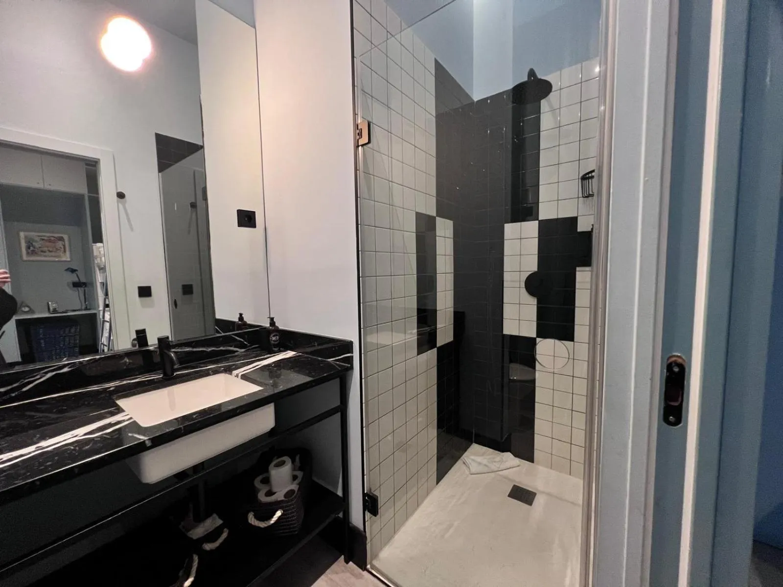 Shower in Amor de Dios 17 Boutique Apartments