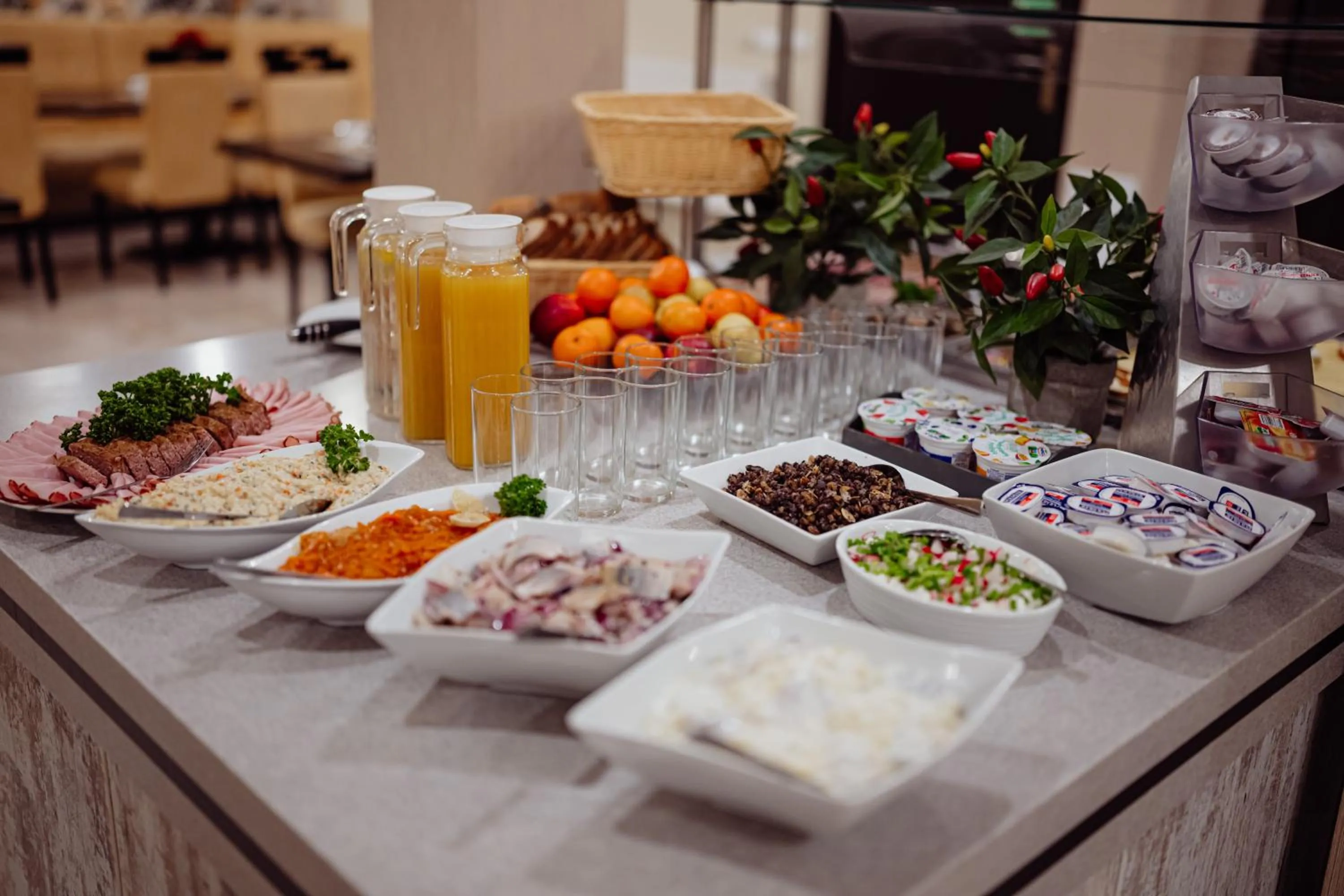 Buffet breakfast in WILLA PETRUS - CENTRUM BALKONY WINDA ŚNIADANIA RELAKS I WYGODa