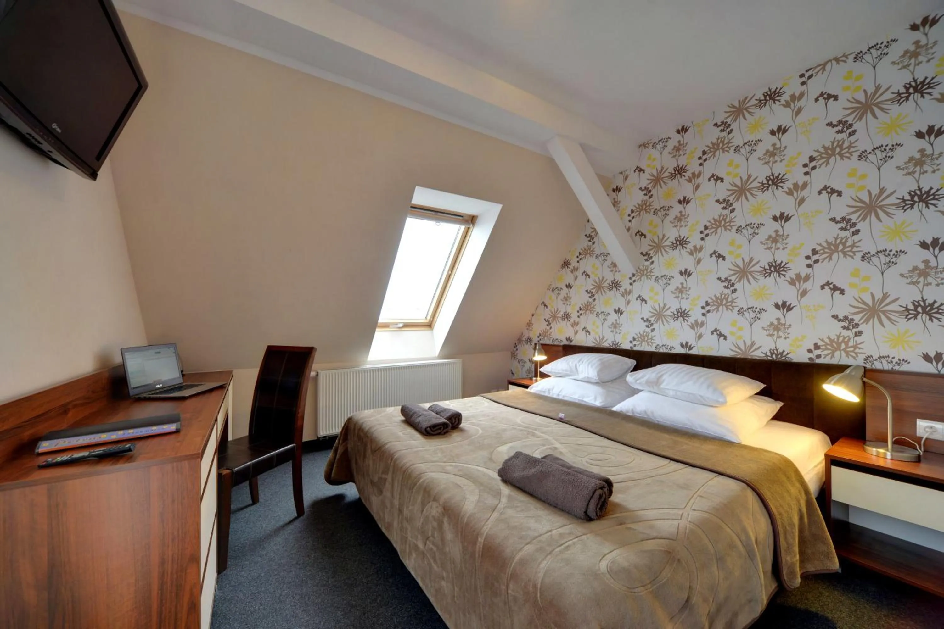 Photo of the whole room, Bed in WILLA PETRUS - CENTRUM BALKONY WINDA ŚNIADANIA RELAKS I WYGODa