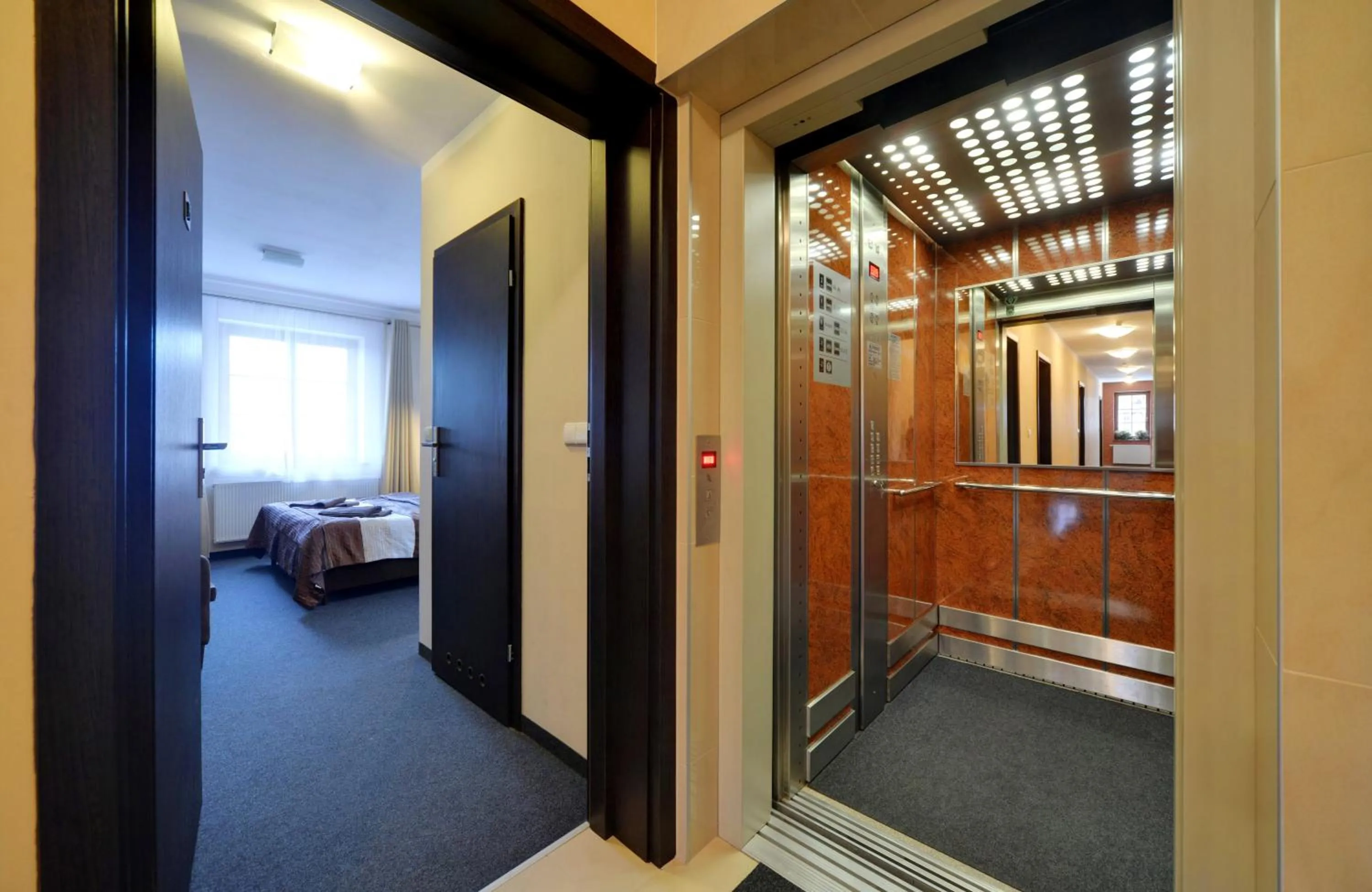 Day in WILLA PETRUS - CENTRUM BALKONY WINDA ŚNIADANIA RELAKS I WYGODa