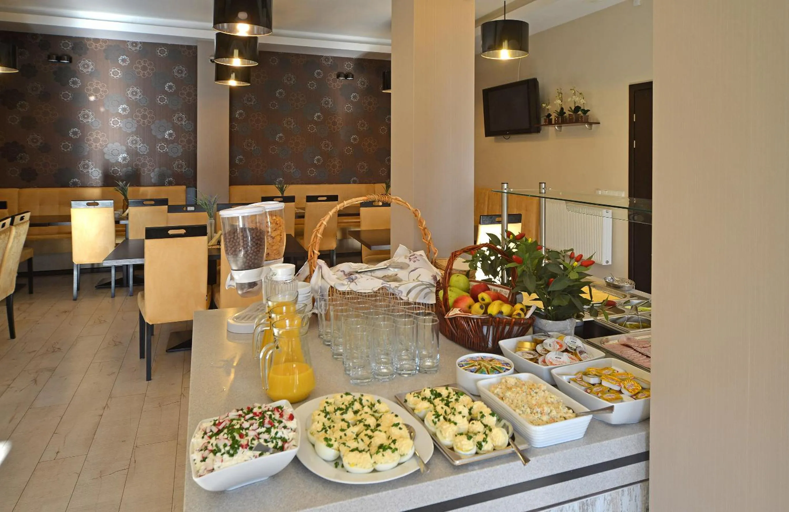 Buffet breakfast in WILLA PETRUS - CENTRUM BALKONY WINDA ŚNIADANIA RELAKS I WYGODa