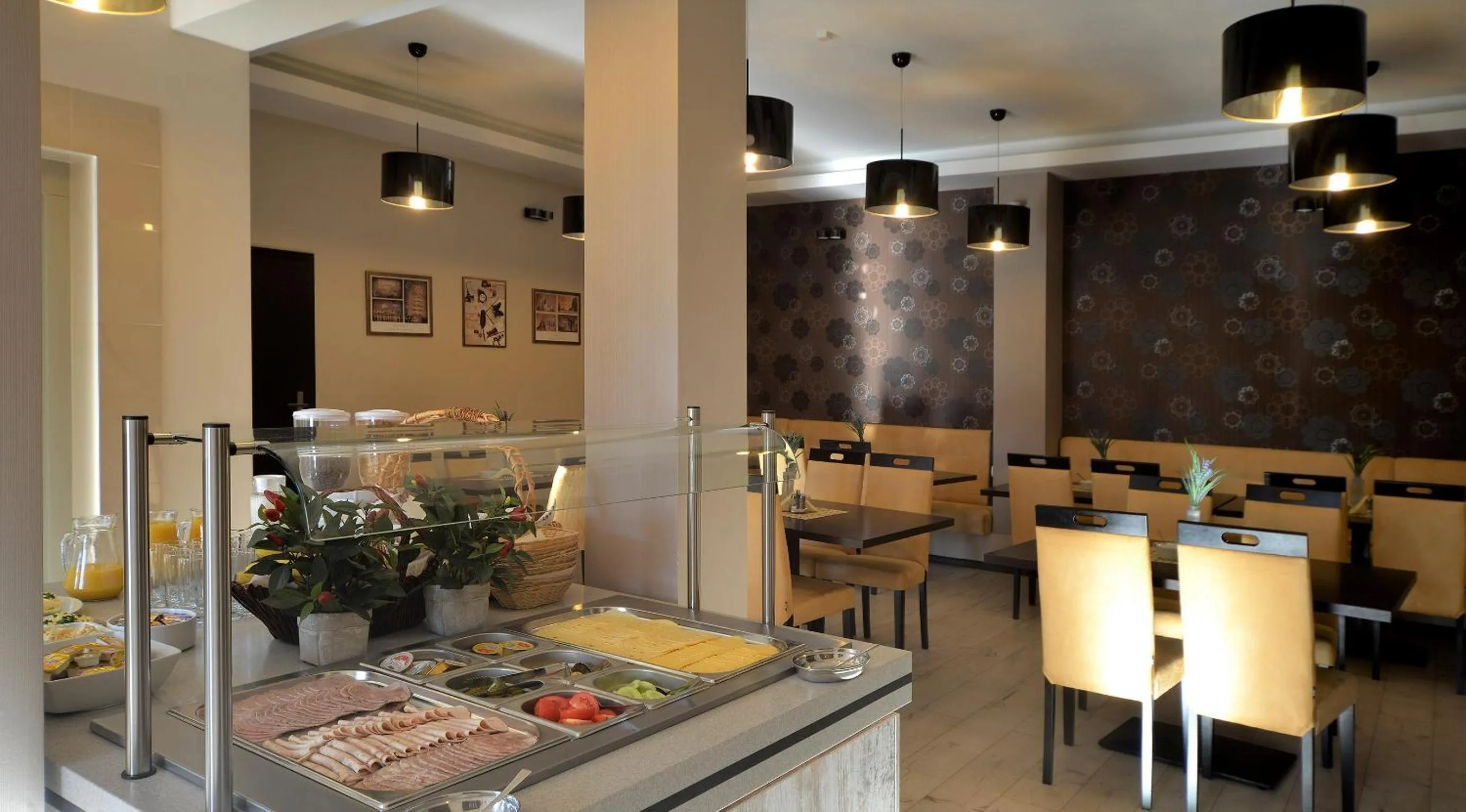 Breakfast in WILLA PETRUS - CENTRUM BALKONY WINDA ŚNIADANIA RELAKS I WYGODa