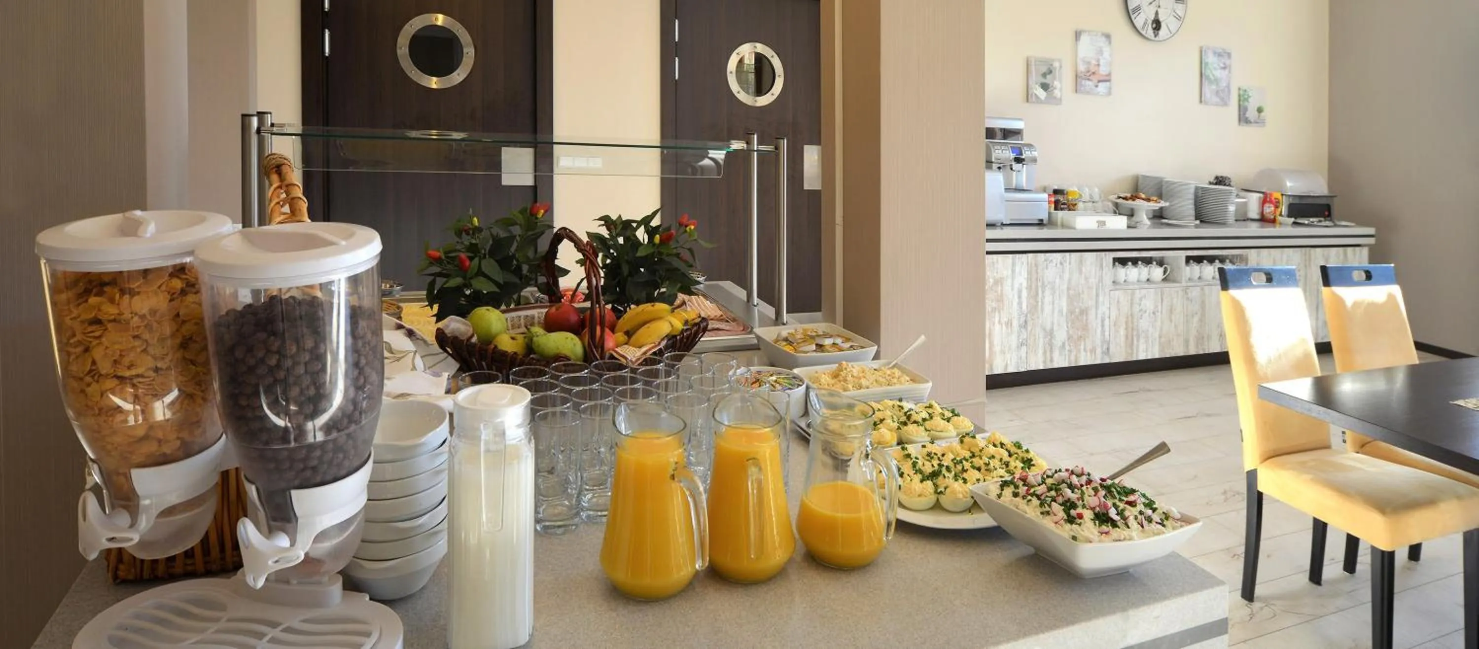 Breakfast in WILLA PETRUS - CENTRUM BALKONY WINDA ŚNIADANIA RELAKS I WYGODa