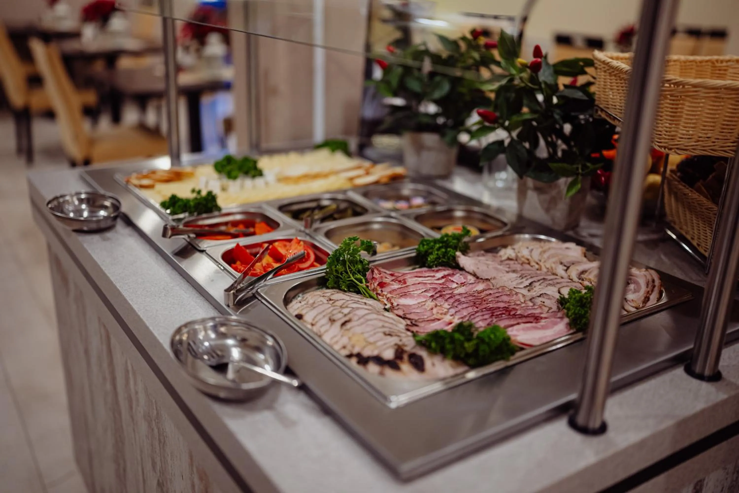 Food and drinks in WILLA PETRUS - CENTRUM BALKONY WINDA ŚNIADANIA RELAKS I WYGODa