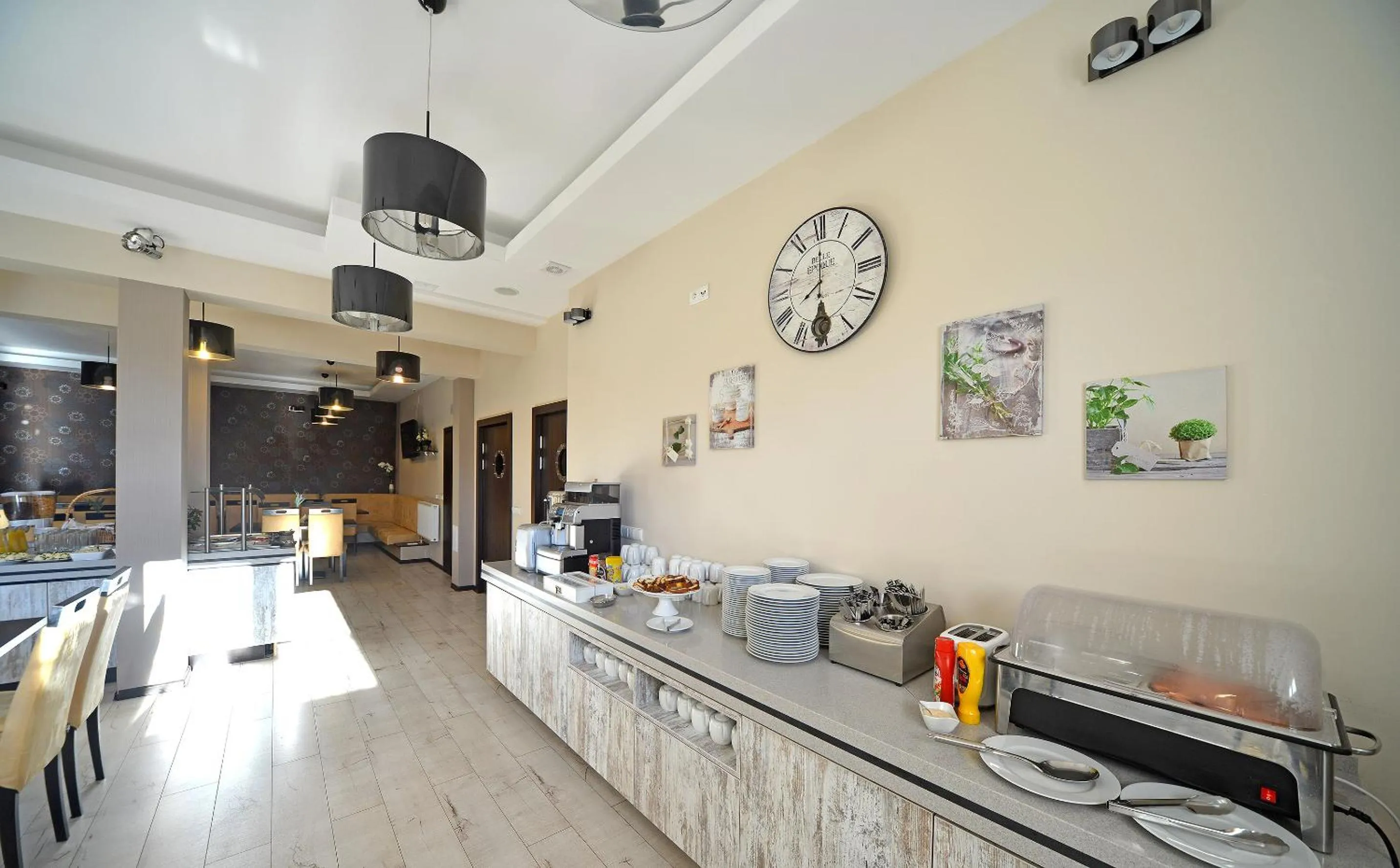 Buffet breakfast in WILLA PETRUS - CENTRUM BALKONY WINDA ŚNIADANIA RELAKS I WYGODa