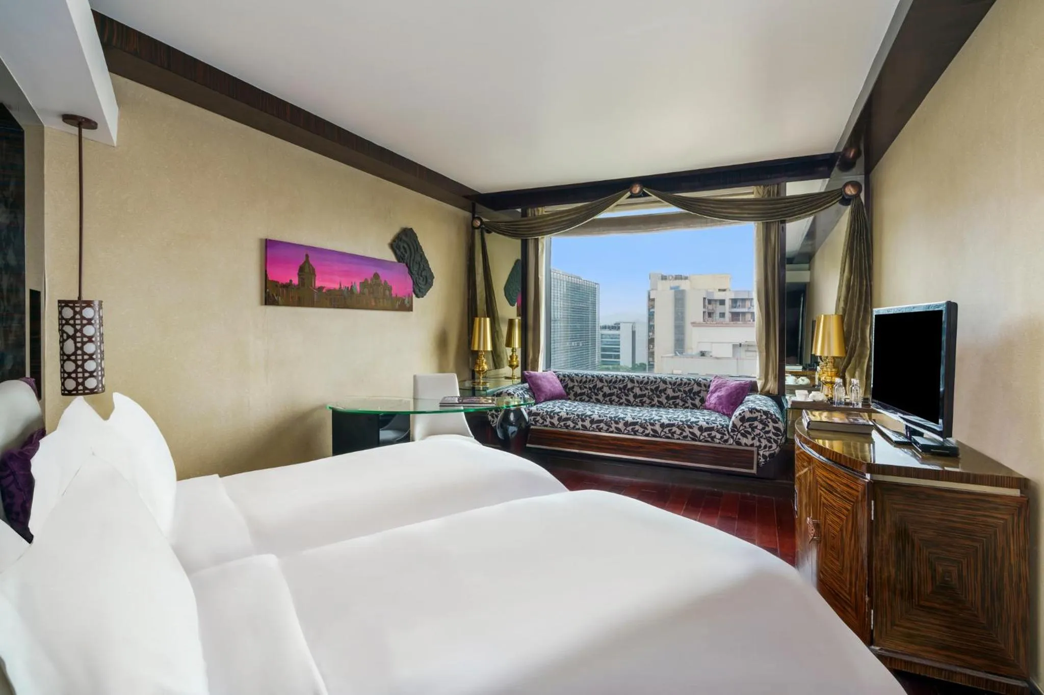 Bed in Sofitel Mumbai BKC