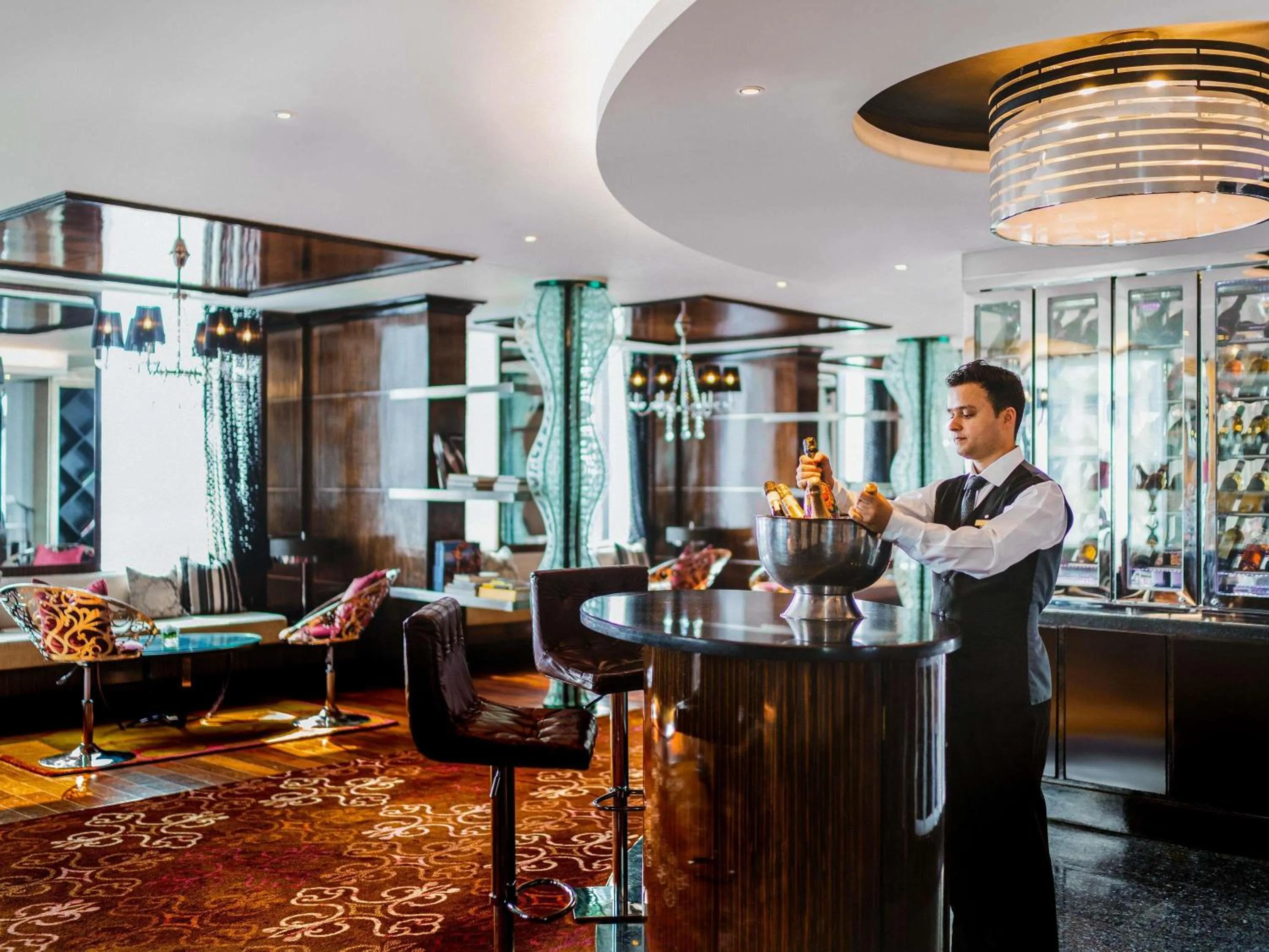 Business facilities in Sofitel Mumbai BKC