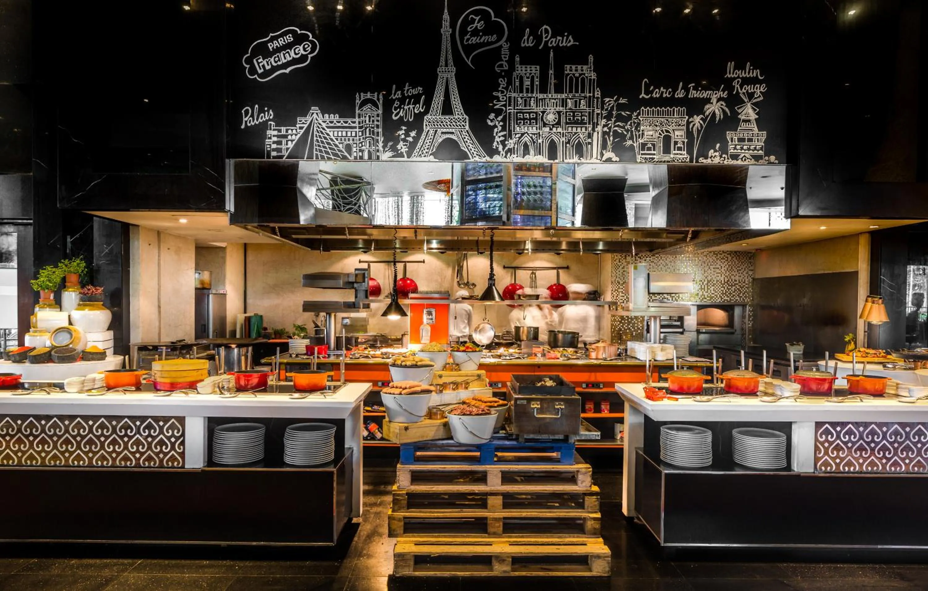 Restaurant/places to eat in Sofitel Mumbai BKC