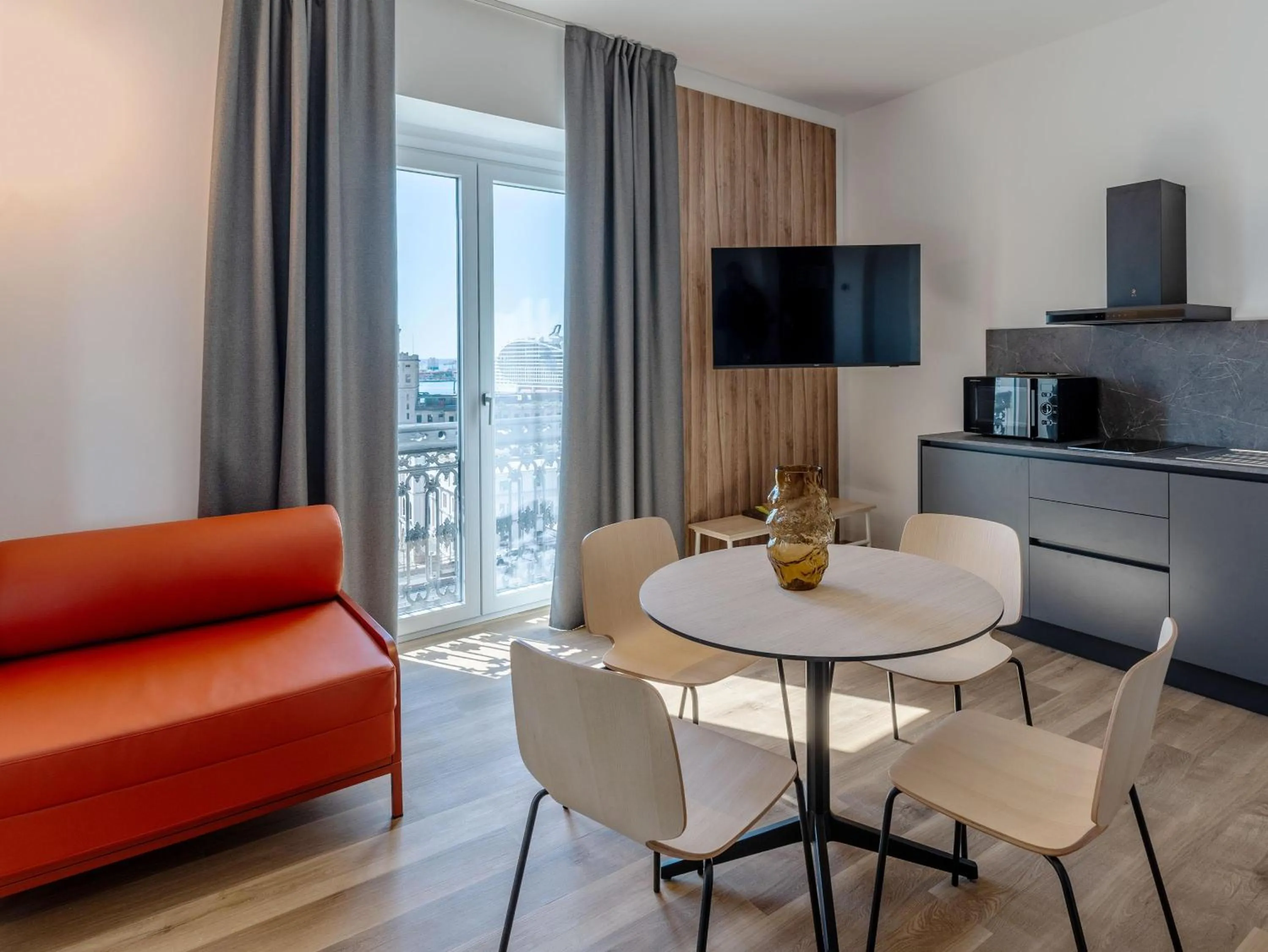 One-Bedroom Apartment with City View in B&B Hotel Genova Principe