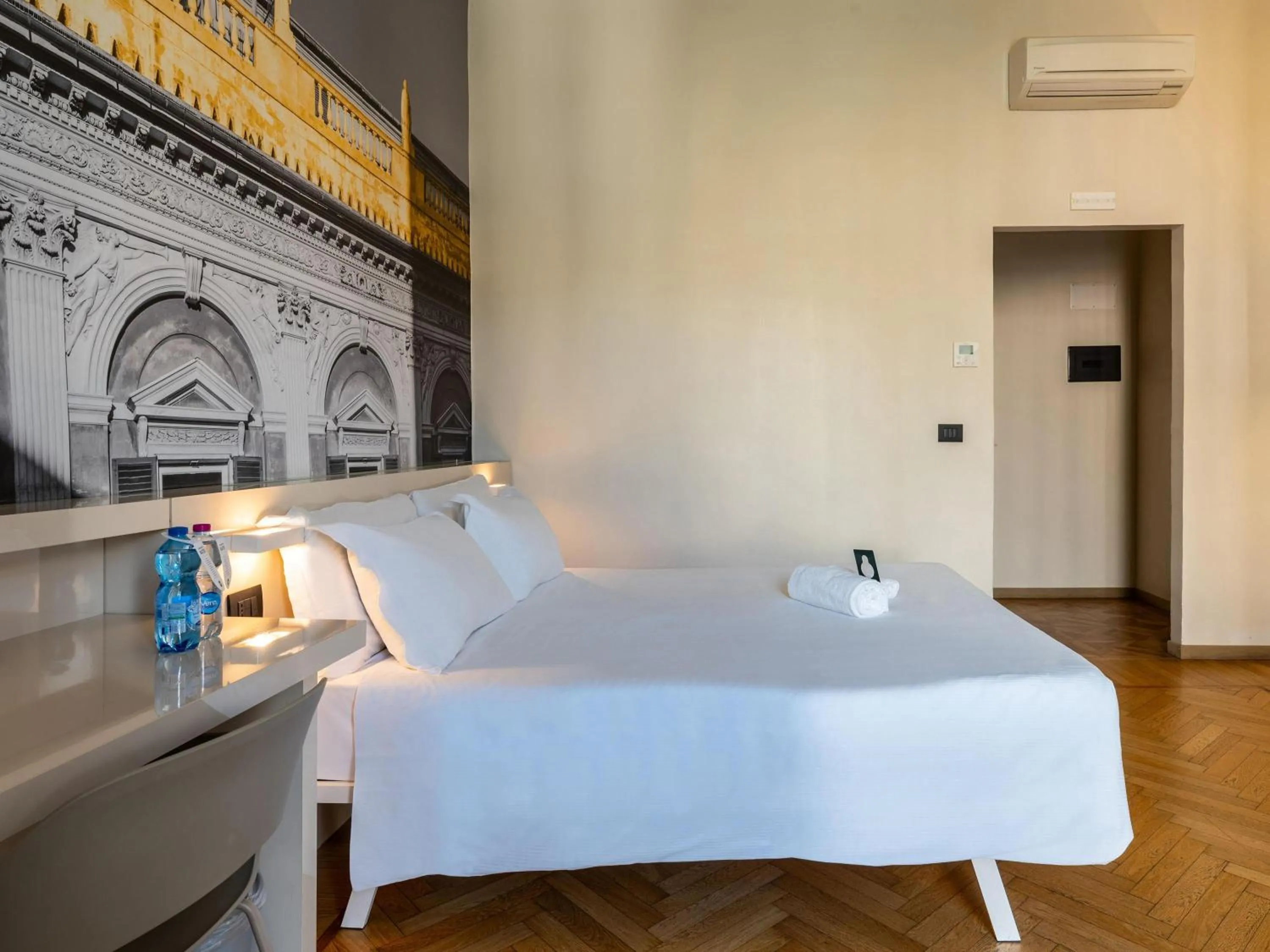 Photo of the whole room, Bed in B&B Hotel Genova Principe