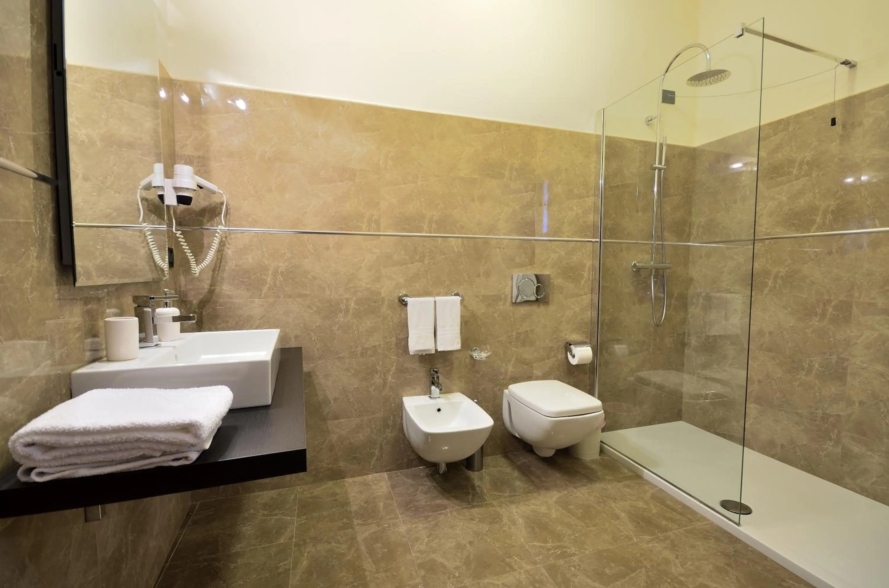 Bathroom in Hotel Del Corso