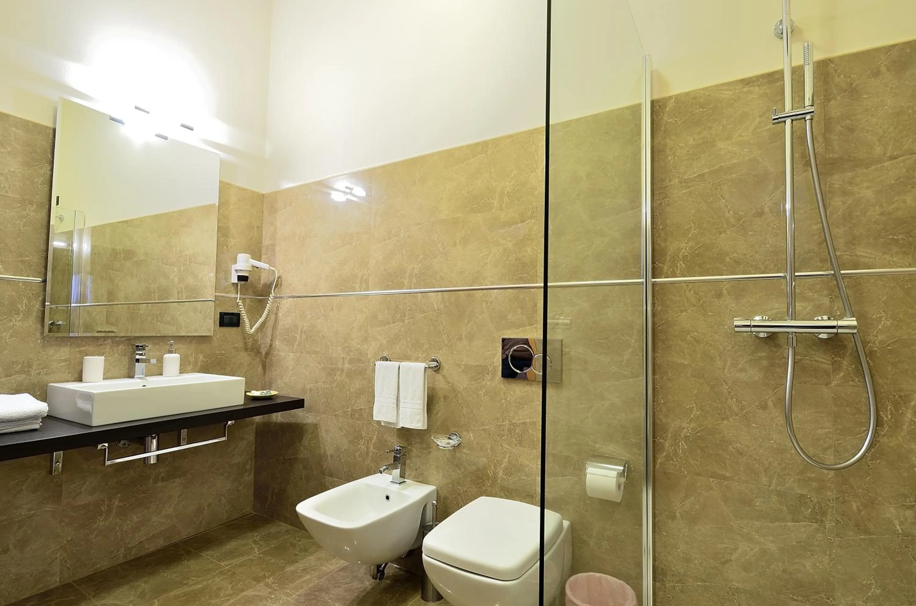 Bathroom in Hotel Del Corso