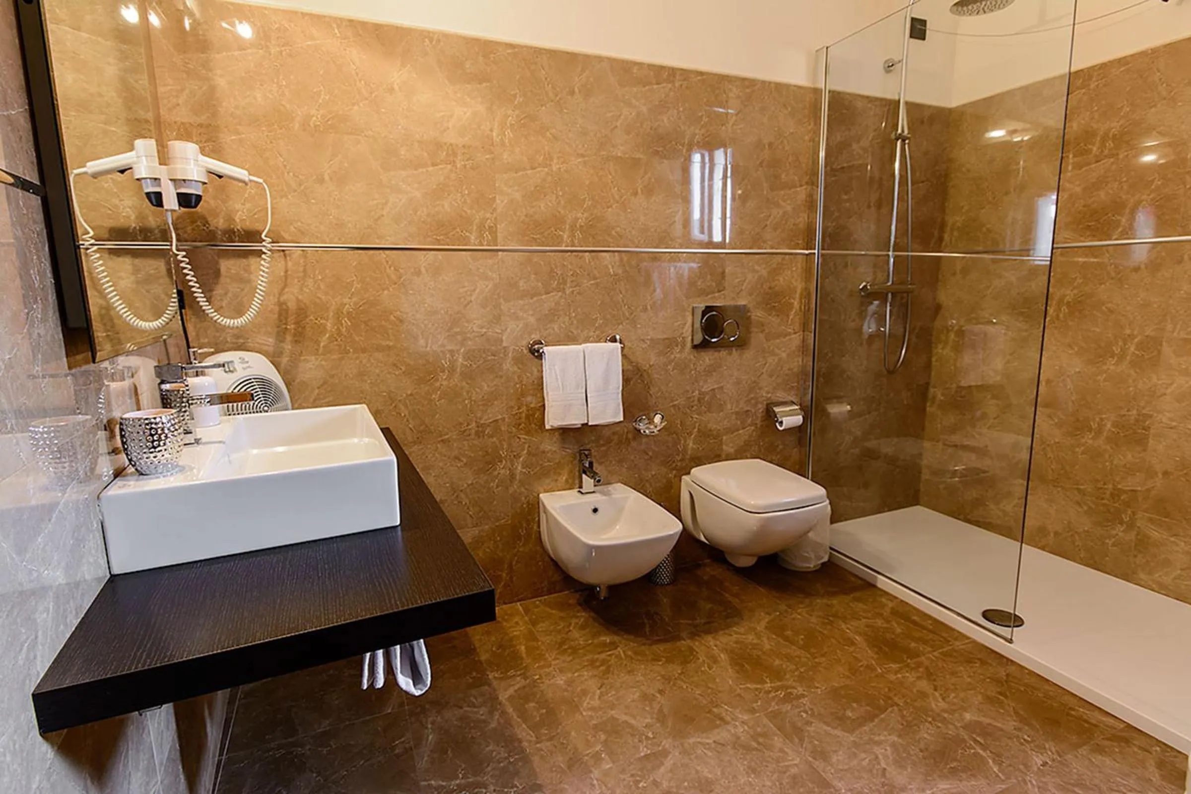 Bathroom in Hotel Del Corso