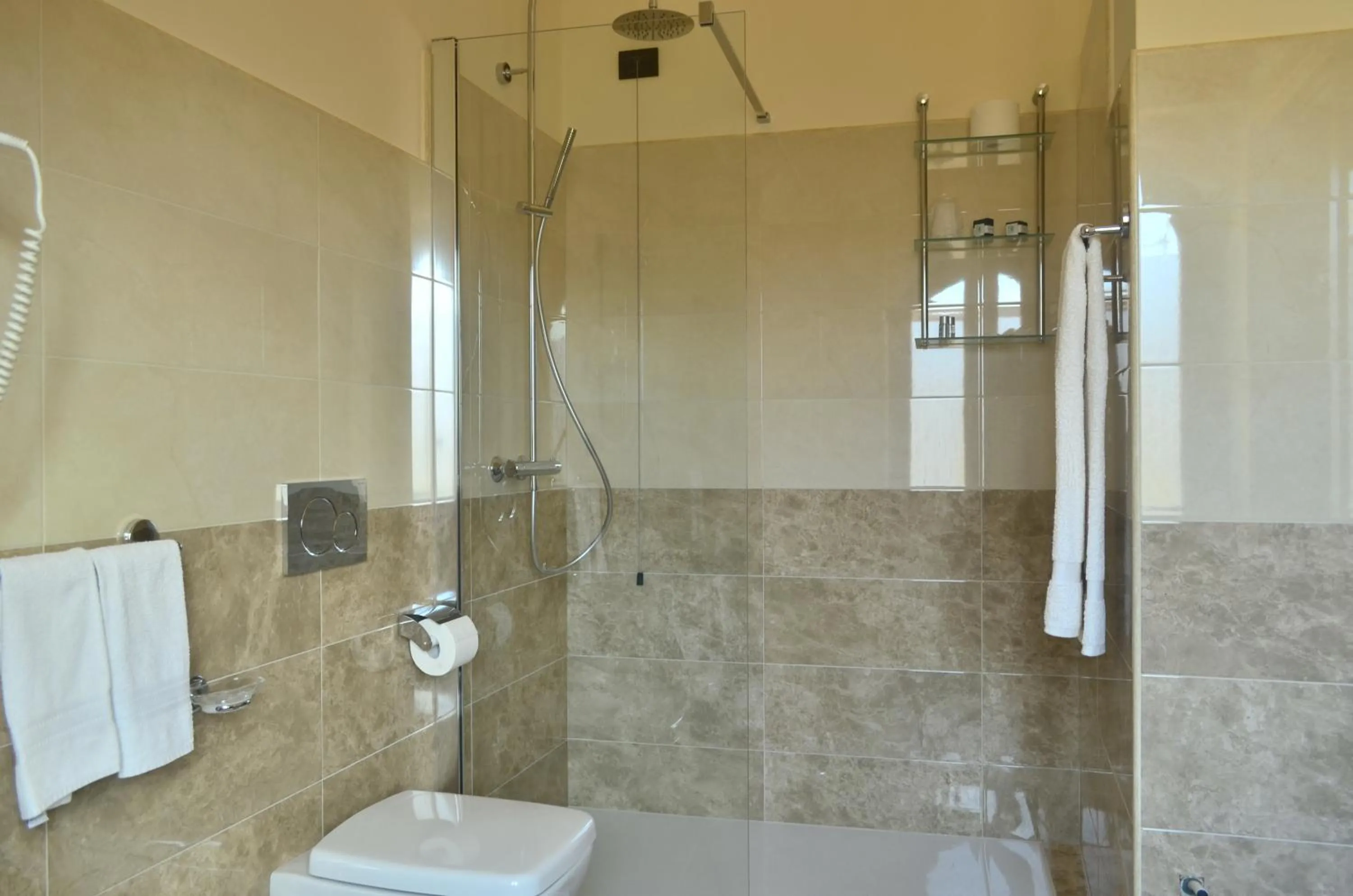 Bathroom in Hotel Del Corso