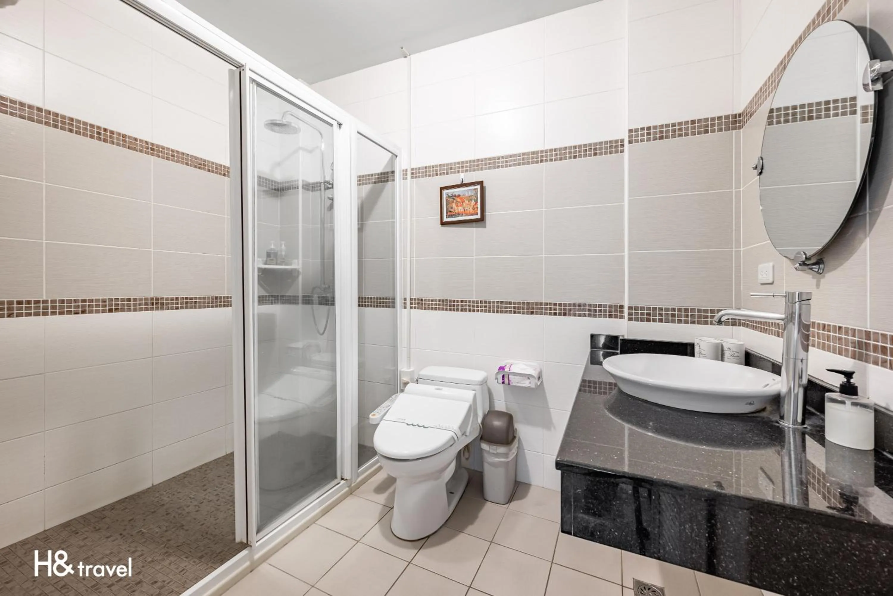 Bathroom in White Cotton Candy Homestay