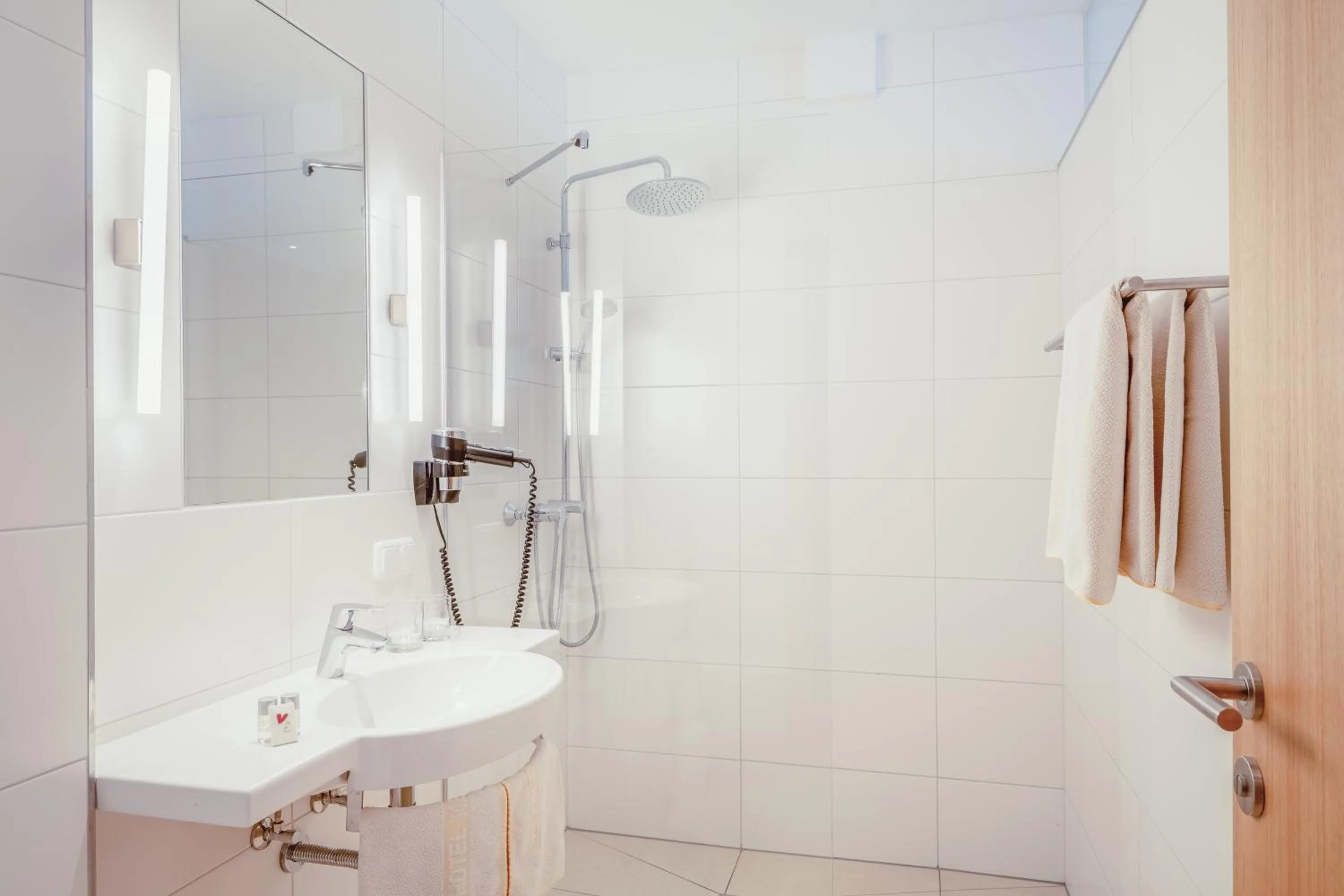 Shower in Hotel Kendler