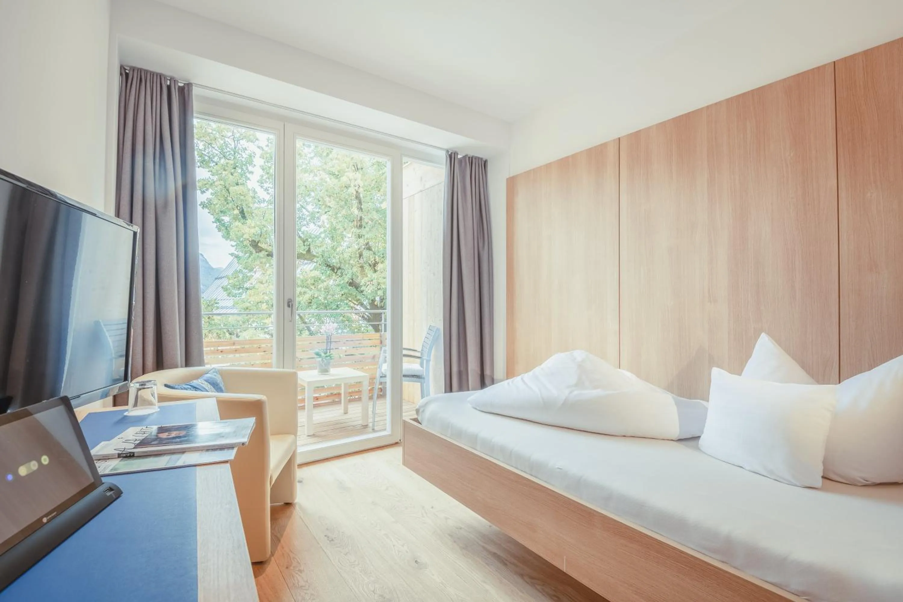 Balcony/Terrace, Bed in Hotel Kendler