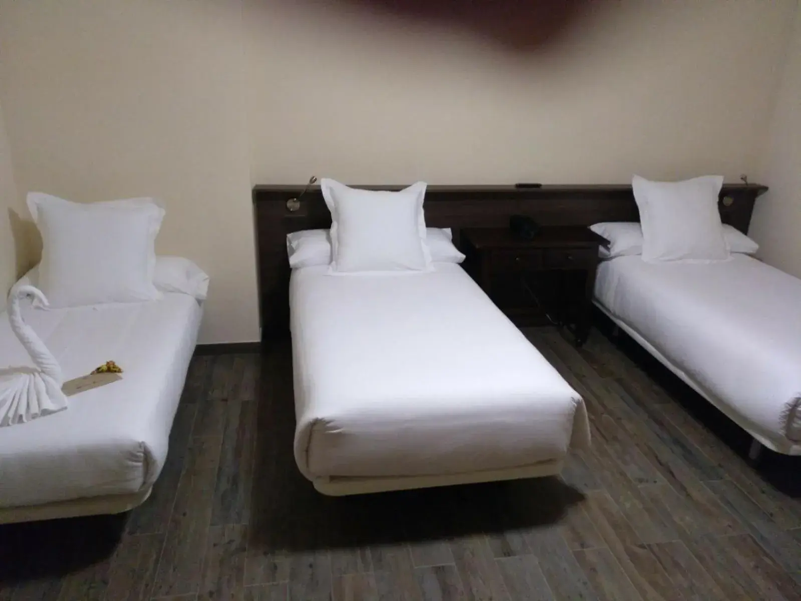 Triple Room in Valle Del Eria Hotel Triple Room in Valle Del Eria Hotel