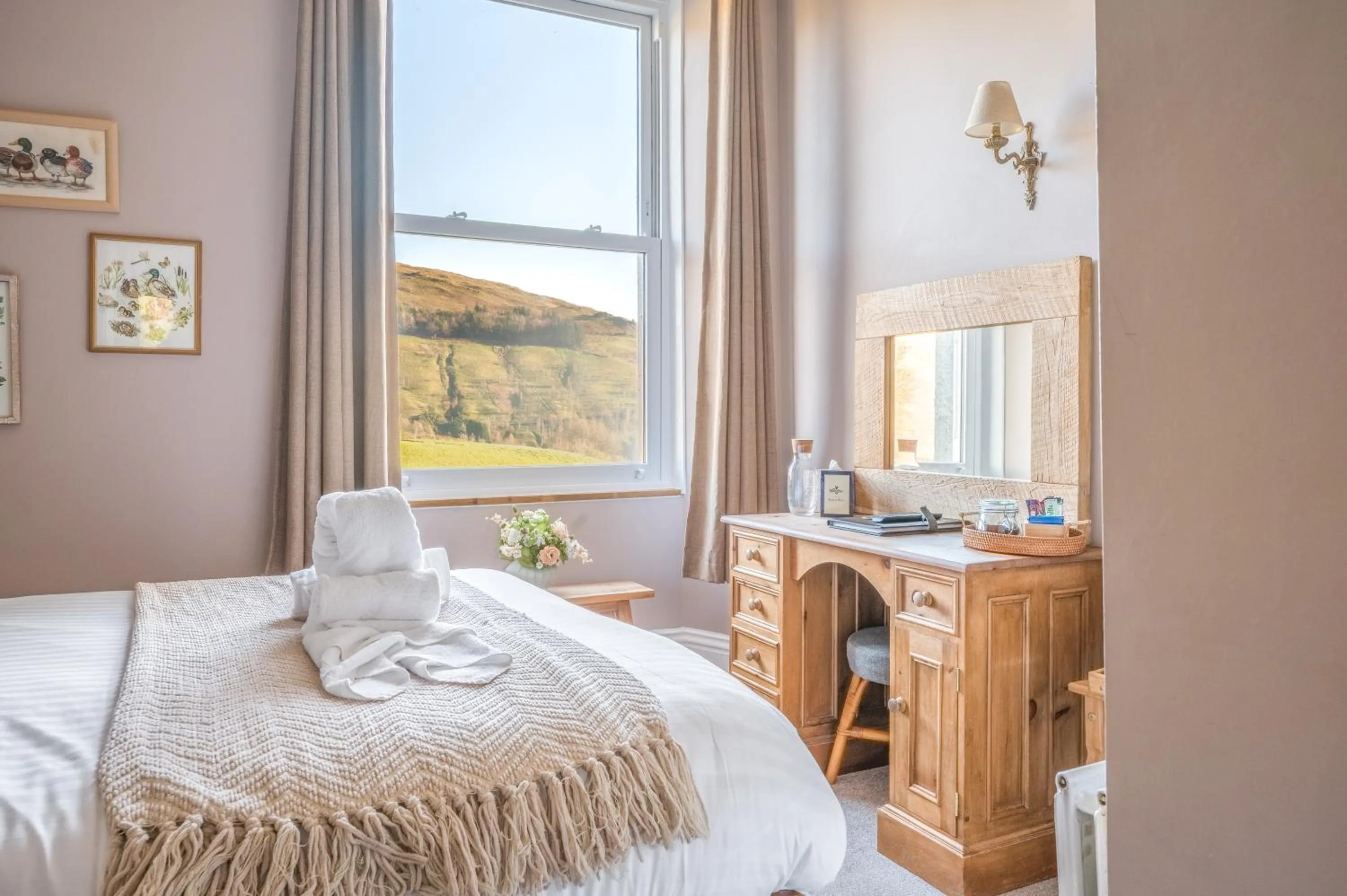 Bed in The Mortal Man Inn