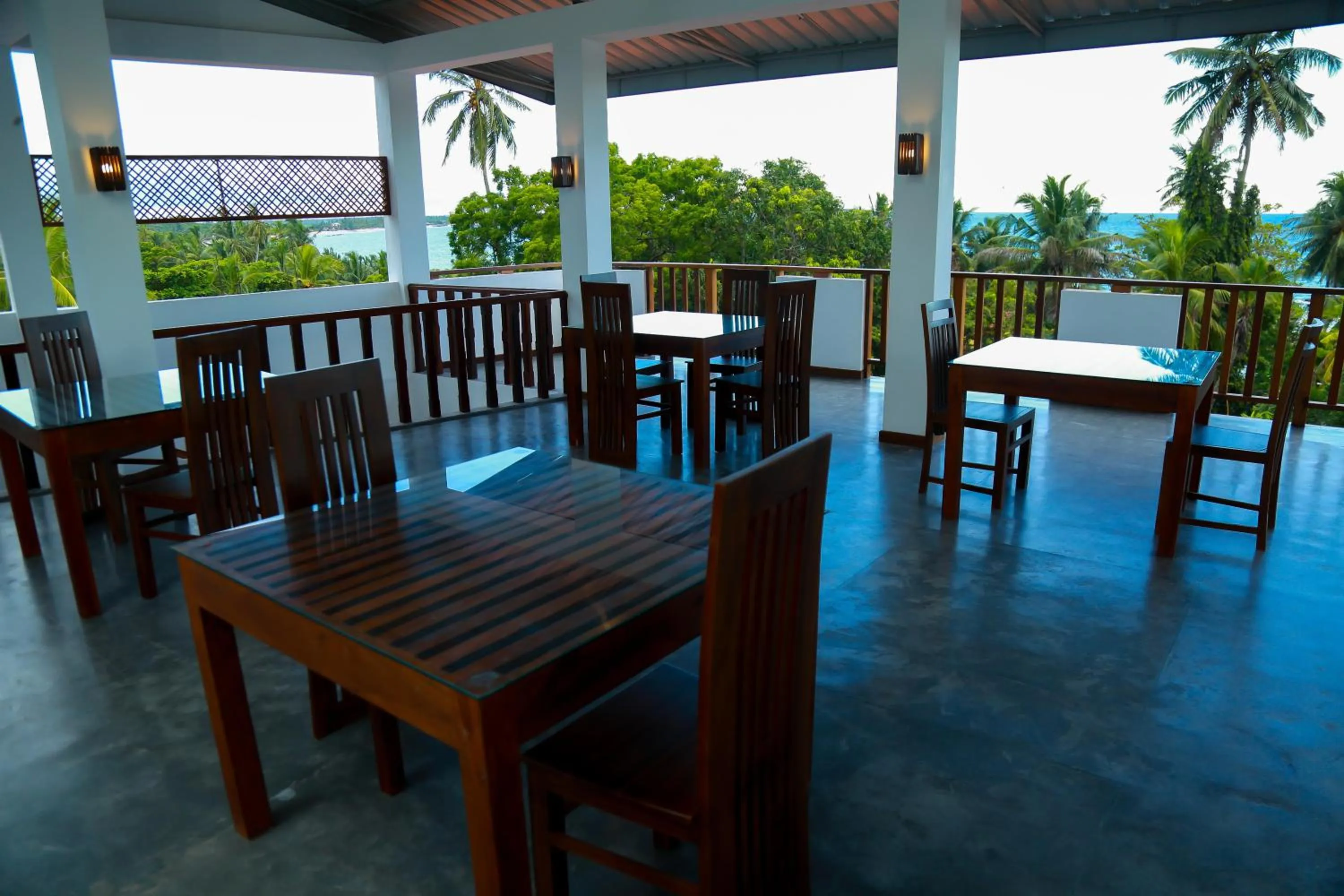 Restaurant/places to eat in BV Residence