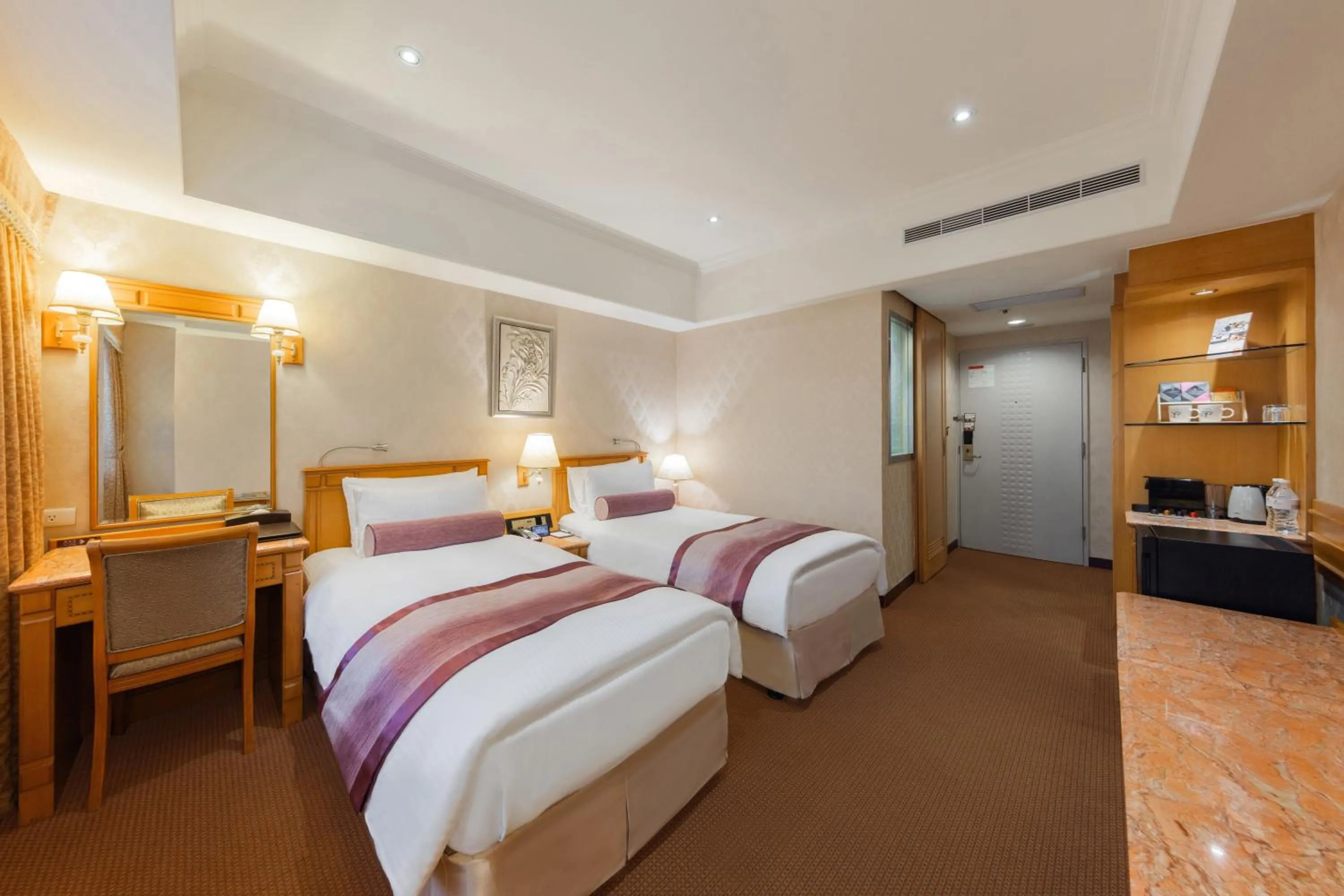 Photo of the whole room, Bed in Cosmos Hotel Taipei