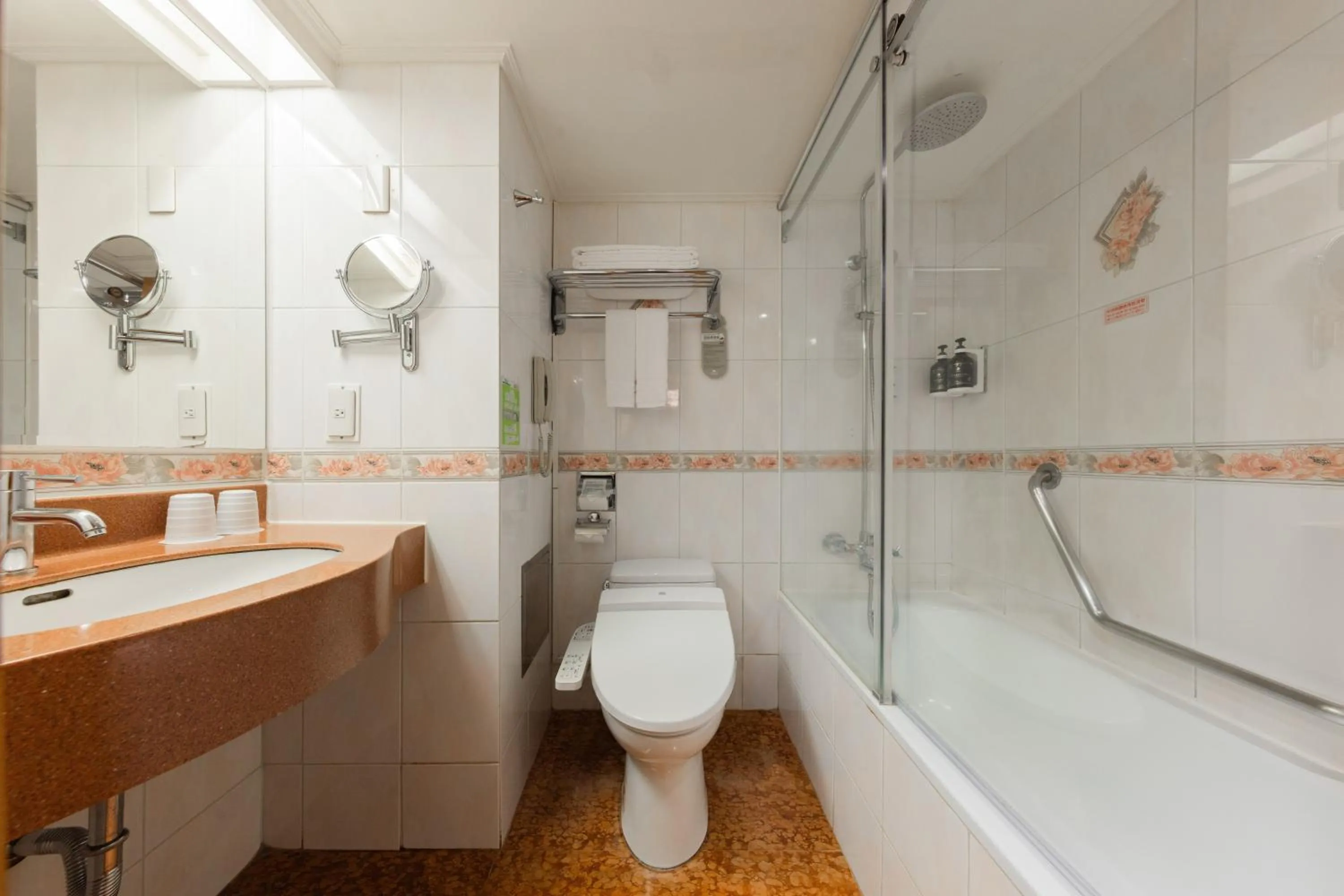 Bathroom in Cosmos Hotel Taipei