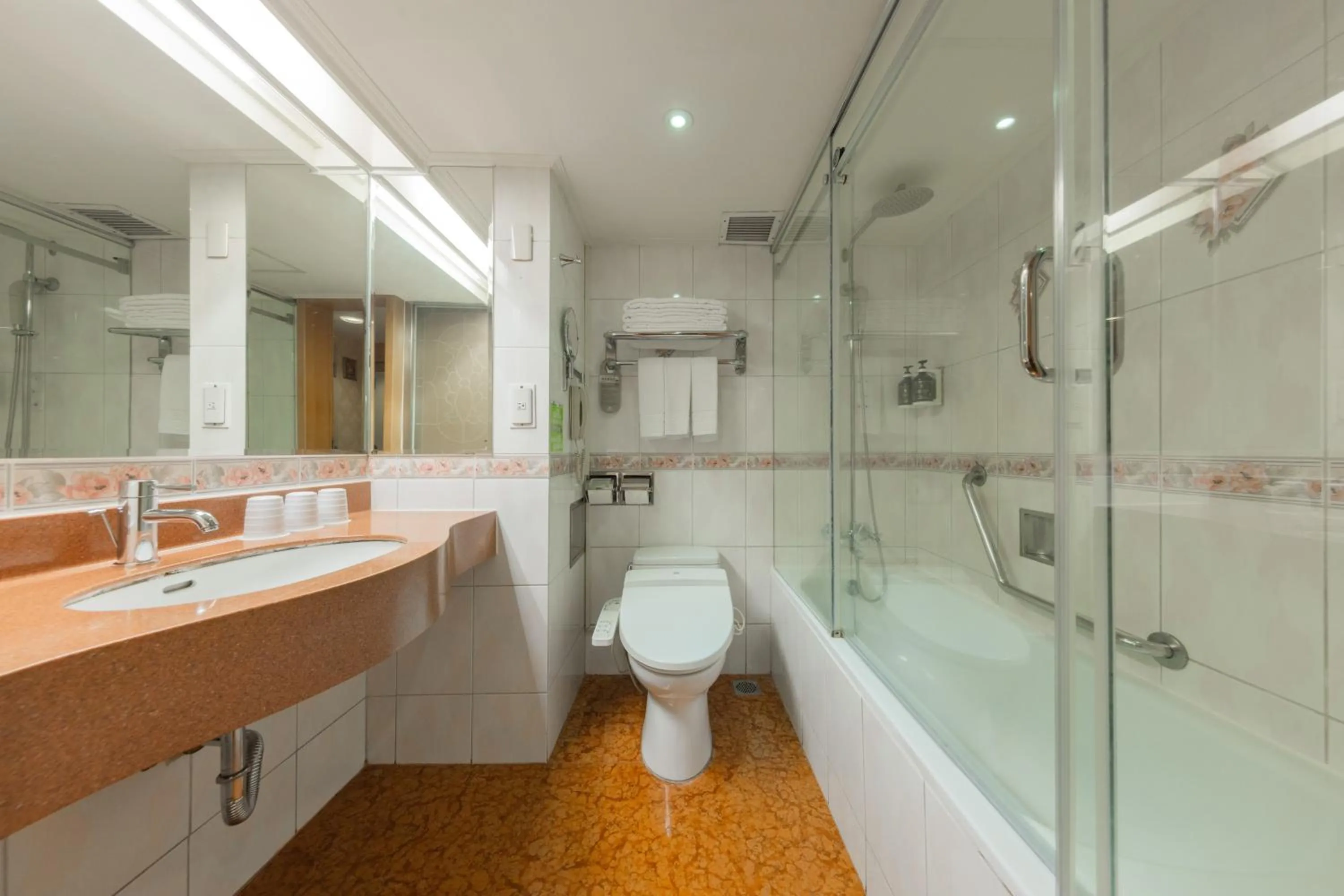 Bathroom in Cosmos Hotel Taipei