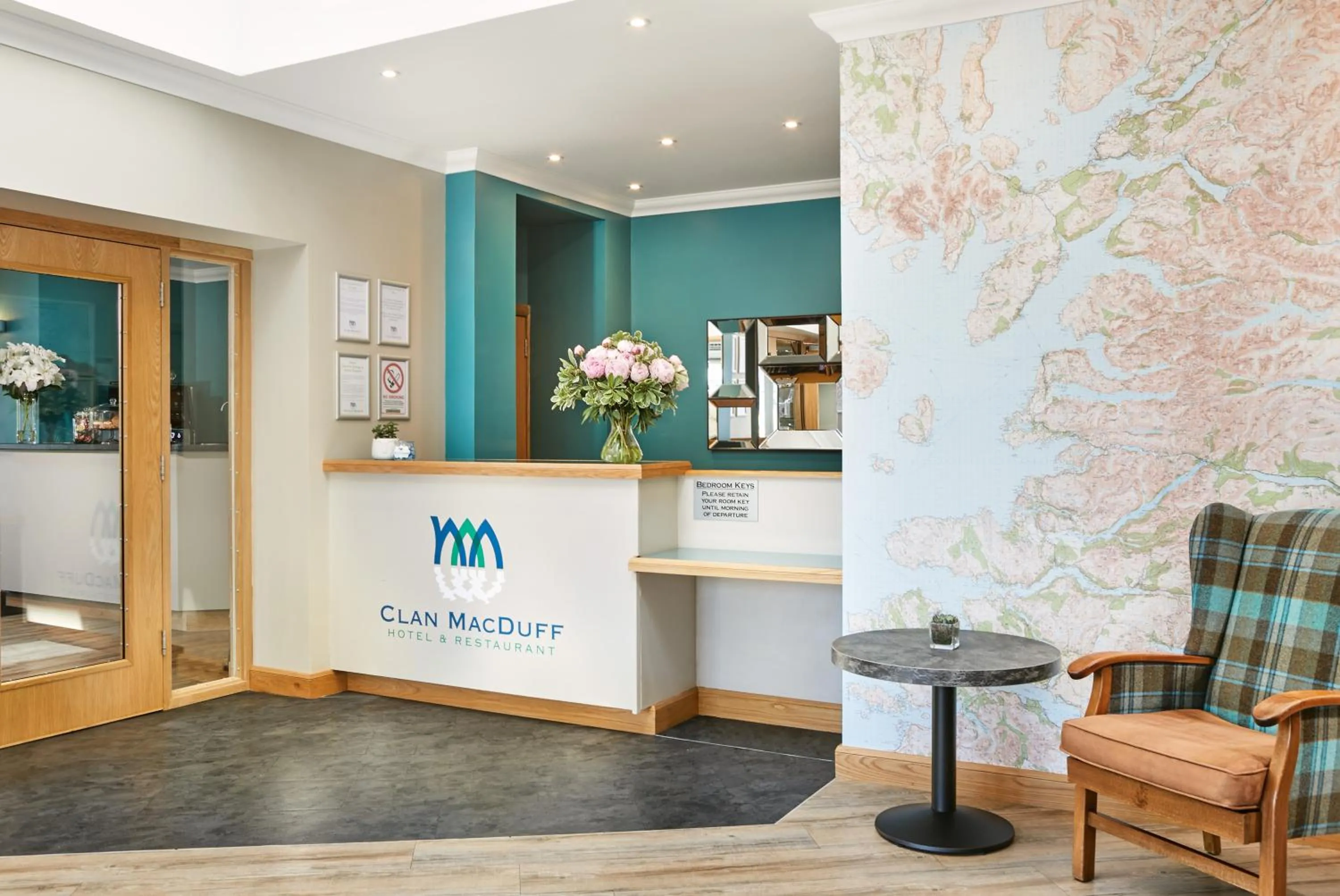 Lobby or reception in Clan Macduff Hotel