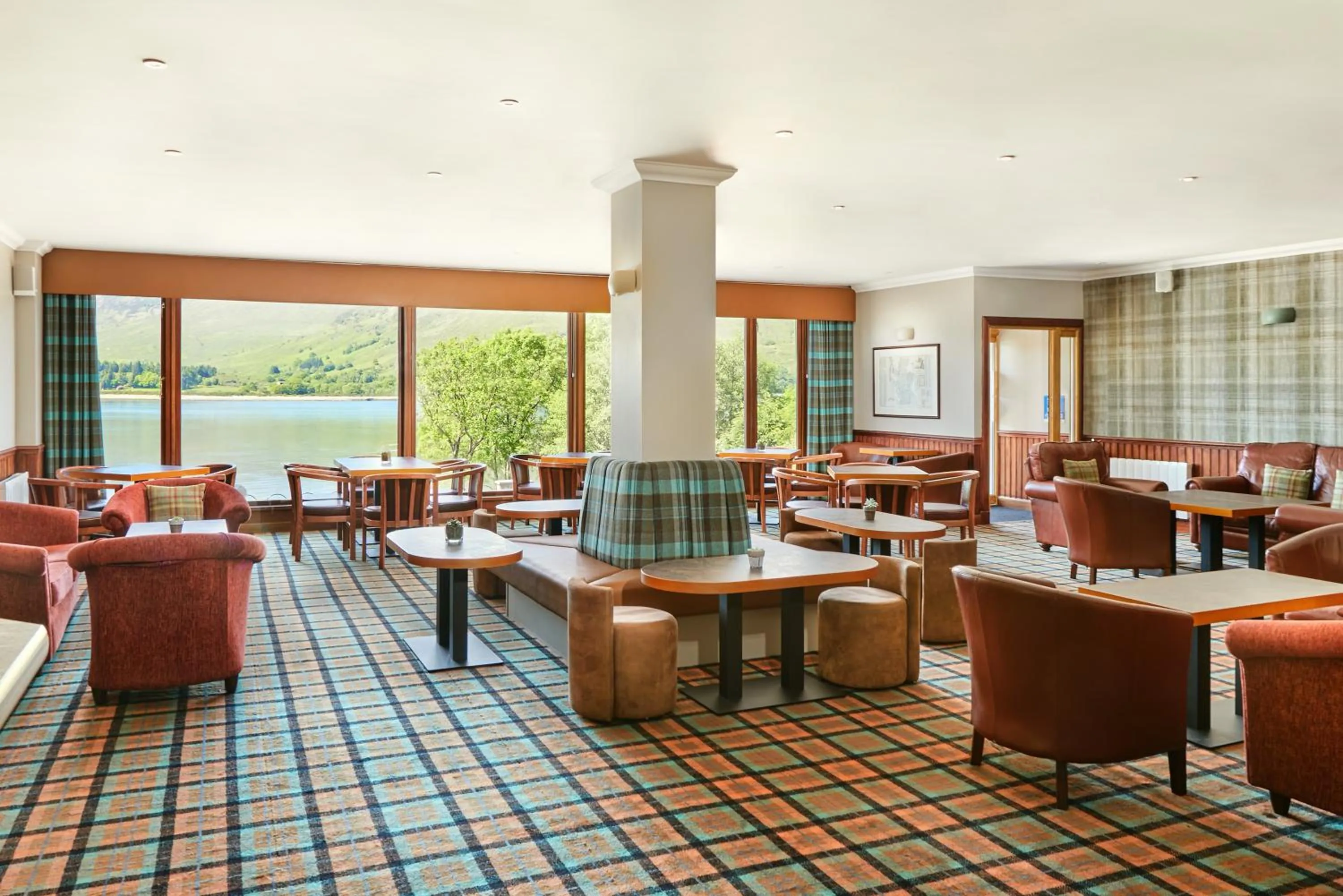 Lounge or bar in Clan Macduff Hotel