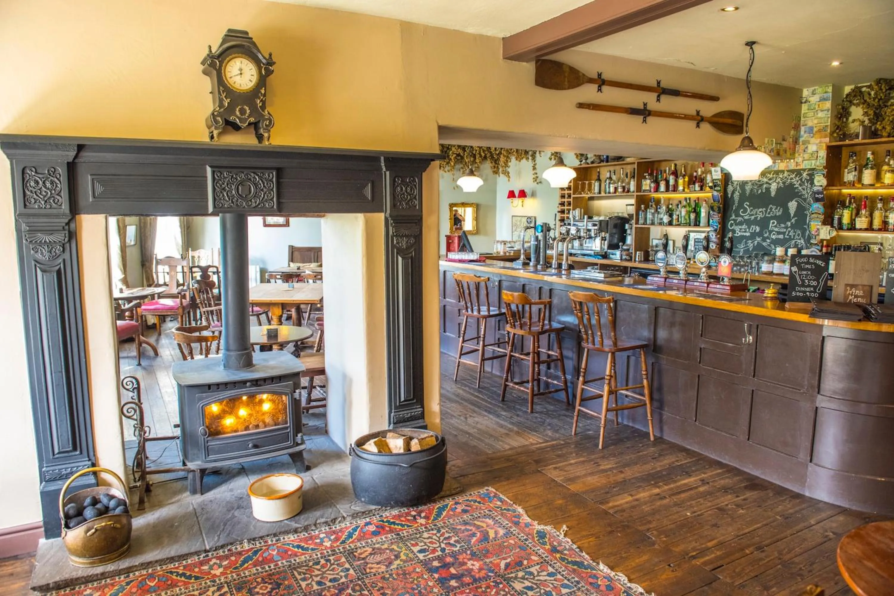 Lounge or bar in The Cuckoo Brow Inn