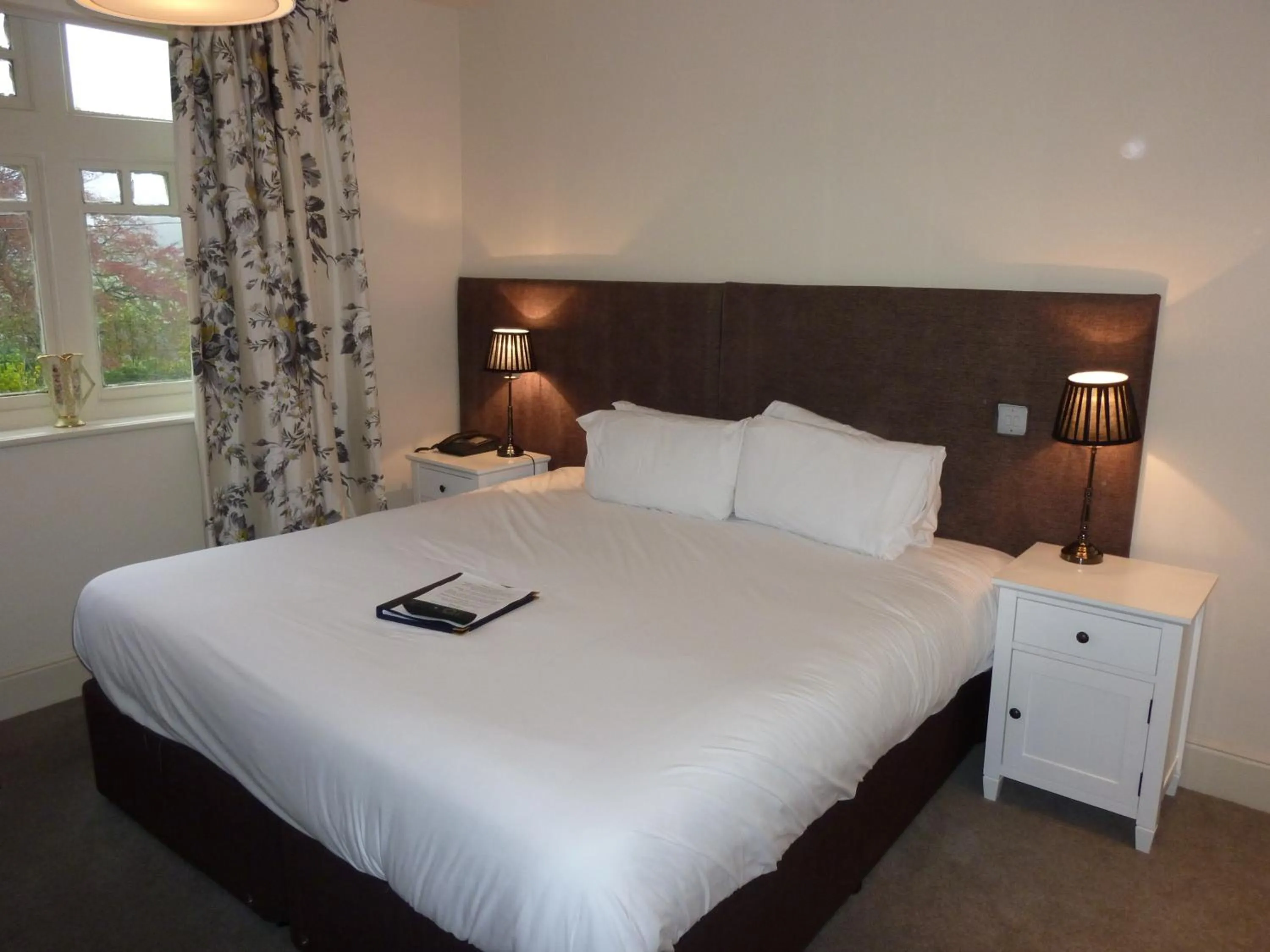 Photo of the whole room, Bed in The Cuckoo Brow Inn