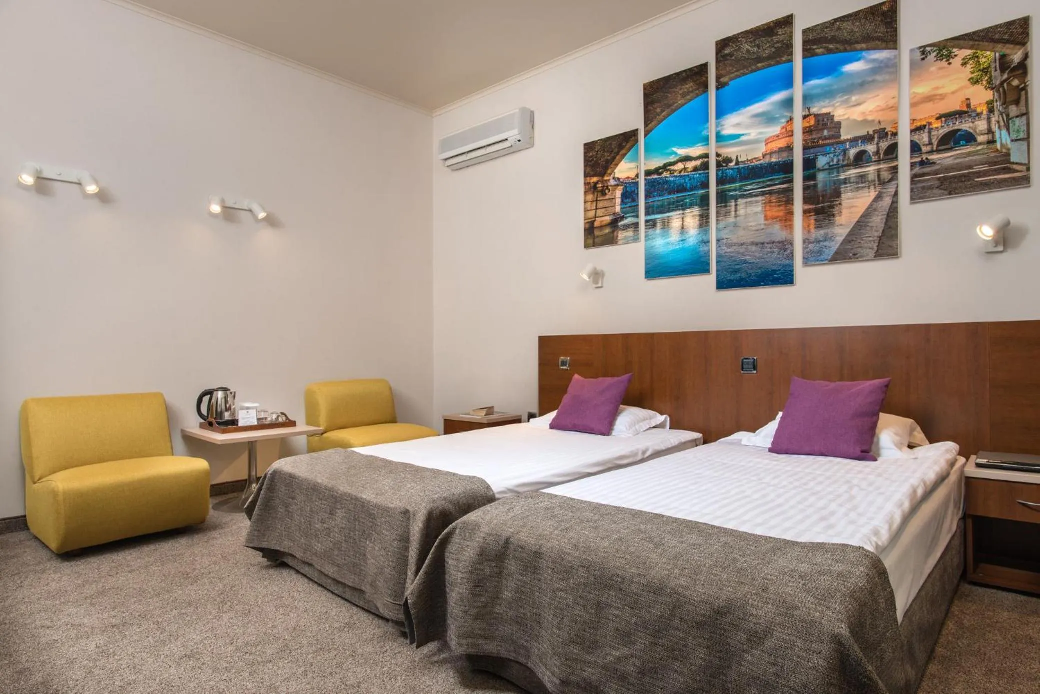 Bed in Antique Forum Hotel "Self Check-in" Stara Zagora