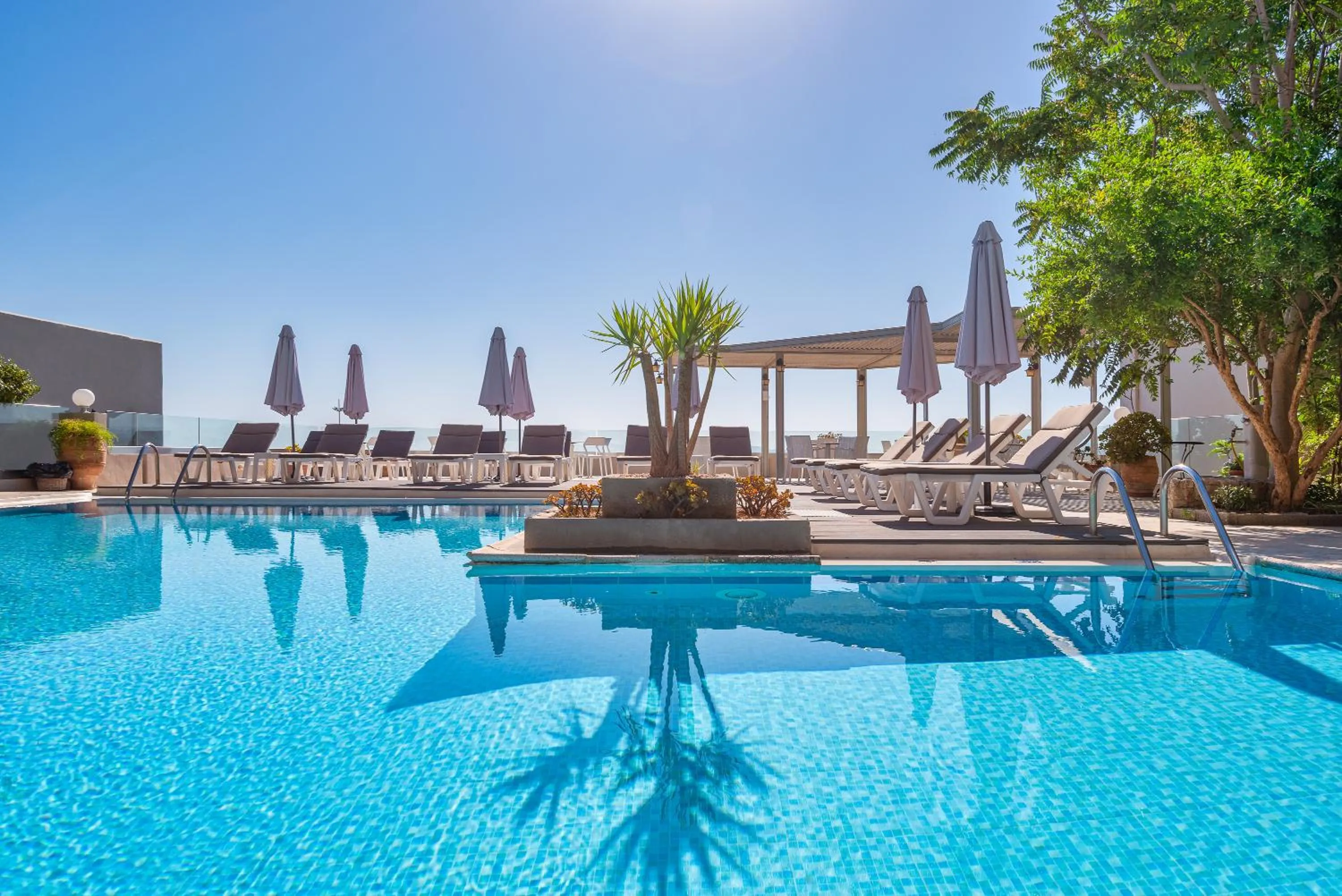 Swimming pool in Aphea Village